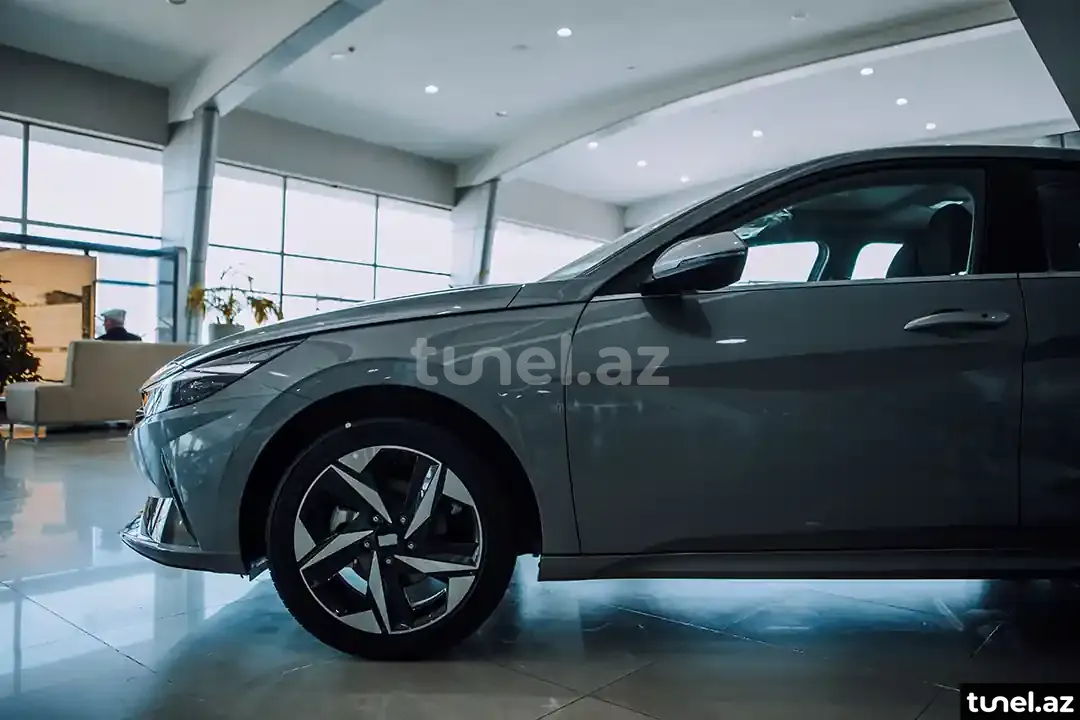 Hyundai Elantra 2024