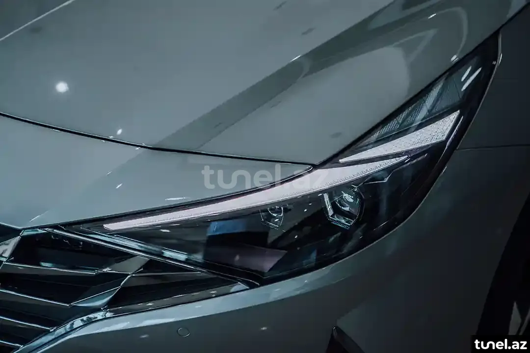 Hyundai Elantra 2024