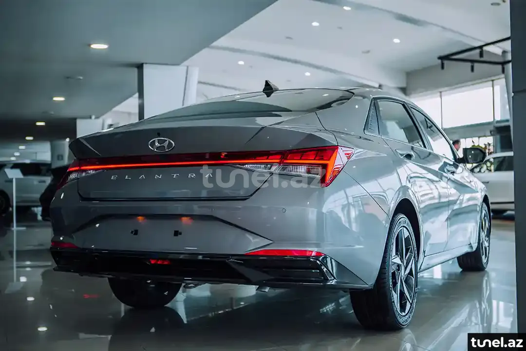 Hyundai Elantra 2024