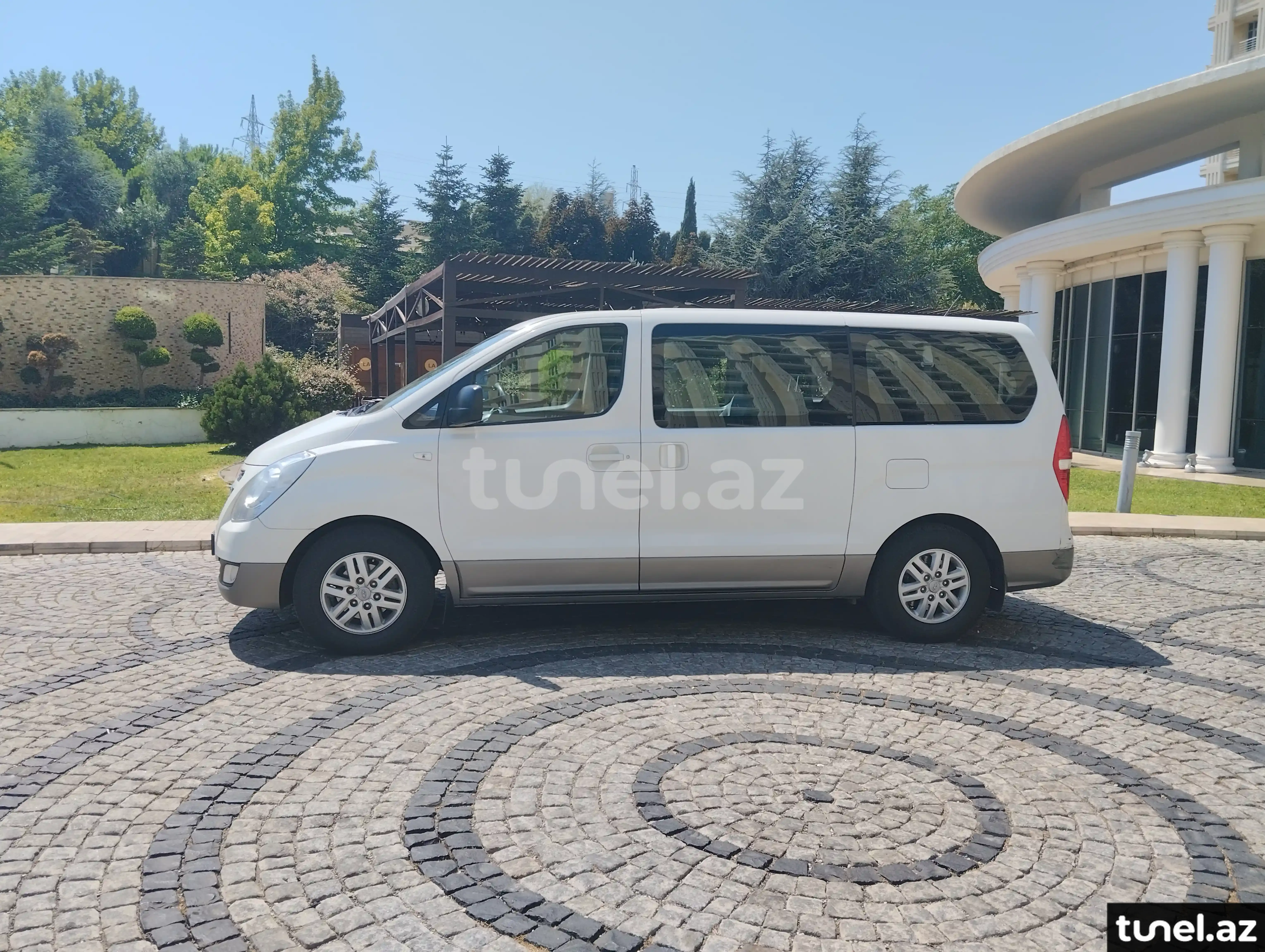 Hyundai H-1 2015