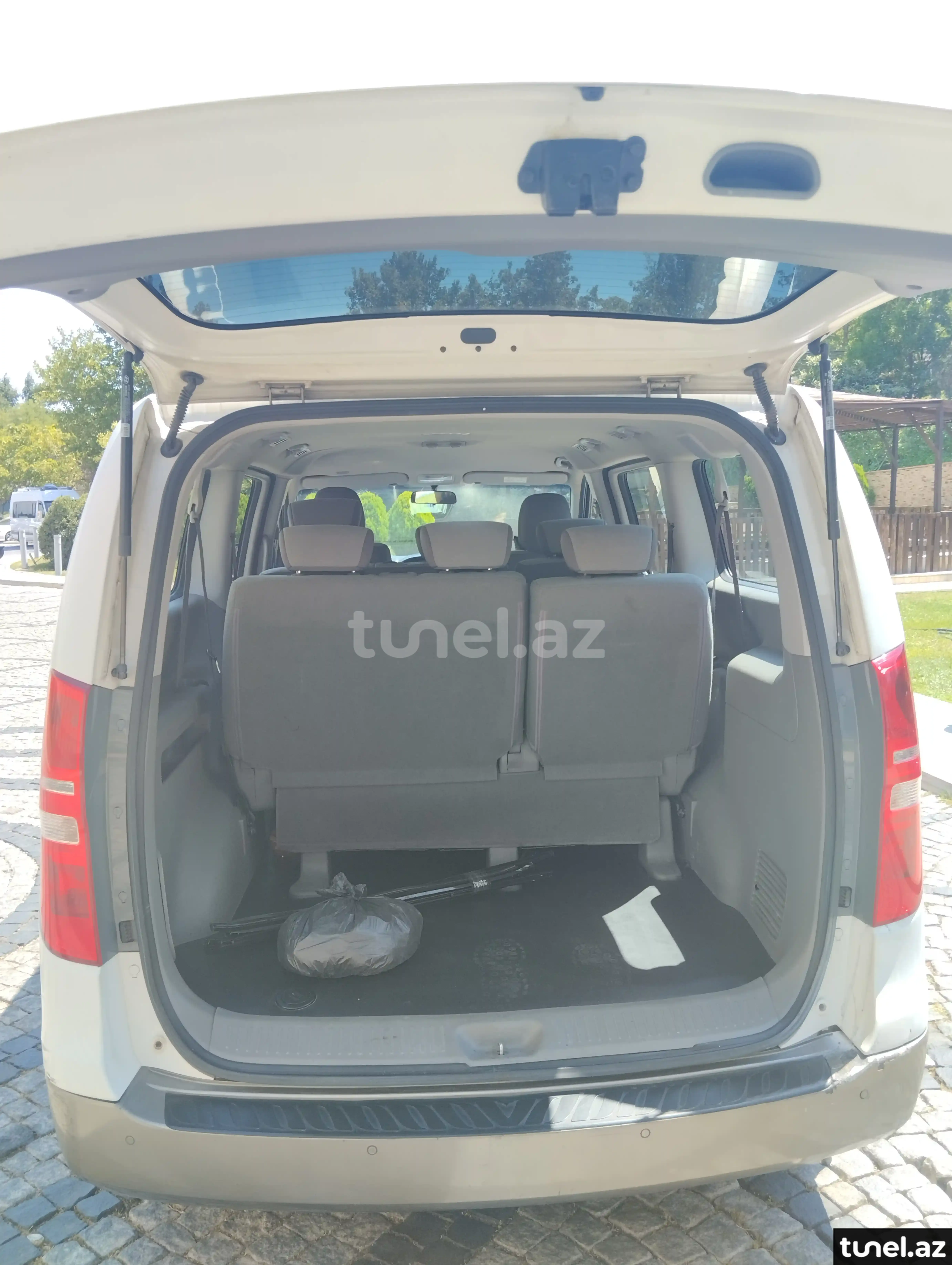 Hyundai H-1 2015
