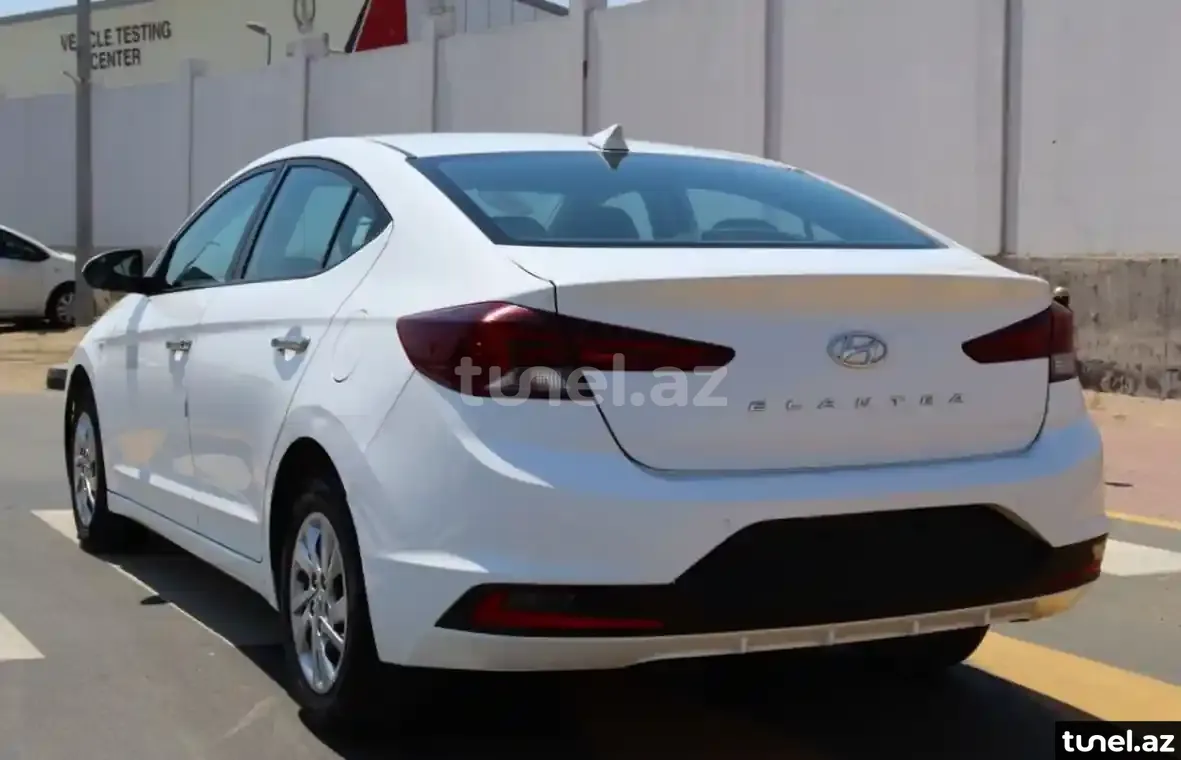 Hyundai Elantra 2021