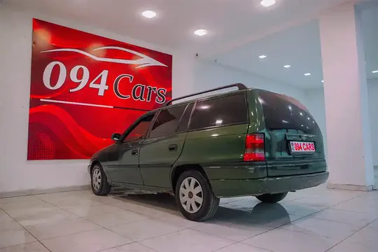 Opel Astra, 2.0 L, 1997 ano, 250 000 km, Sumgayit - Preço: 4 900 ₼ - Tunel.az