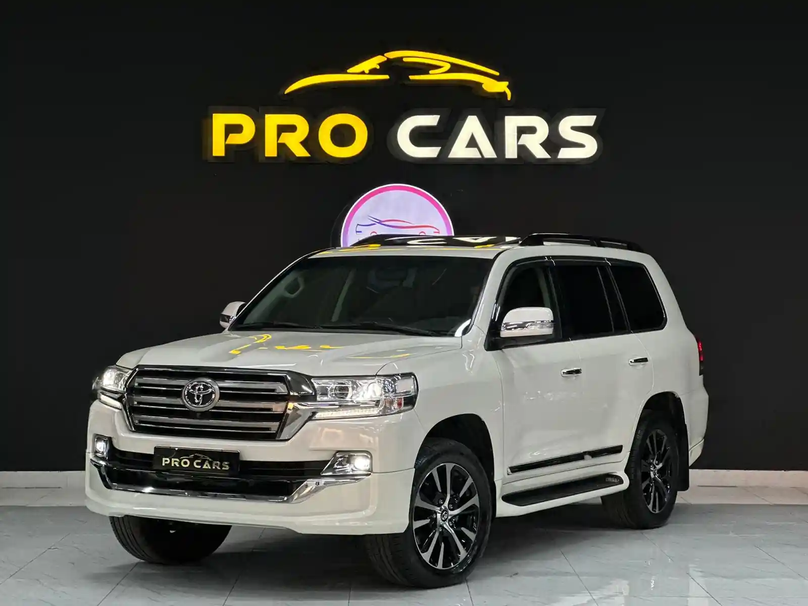 Avtomobil tam ideal vəziyyətdədir.Motor,surətlər qutusu (karopka),avtomobilin gövdəsi (kuzov) tam səliqəli və xərcsizdir.Heç bir vuruq,udar,dəyişən detal yoxdur.Avtomobilin istər elektronikasında,istər mexaniki və ya kosmetik heç bir problemi və xərci yoxdur.Bütün rasxodniklər ödənilib.Bir söznən otur sür avtomobildir