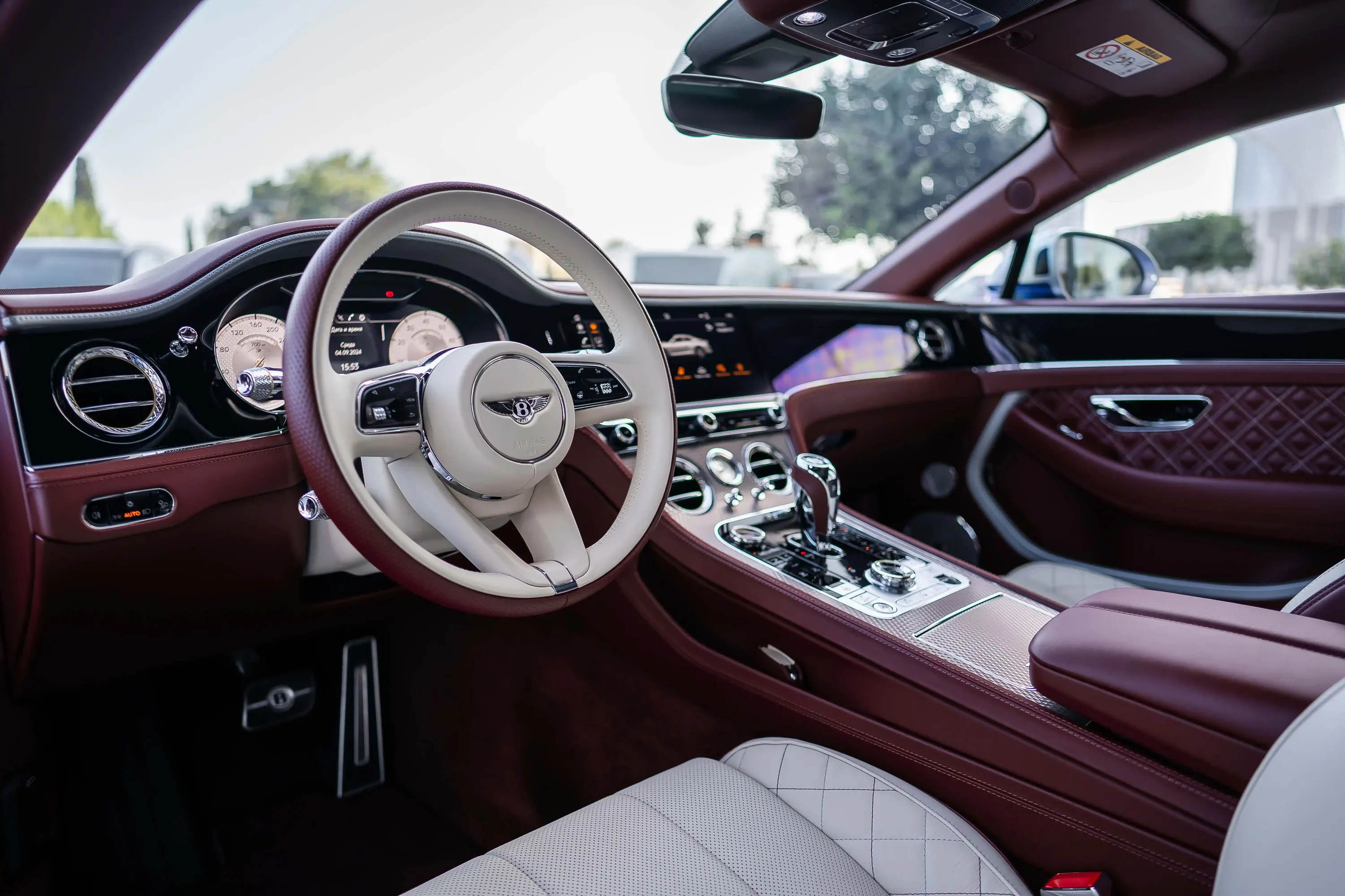 Bentley Continental, 4.0 L, 2023 год, 3 850 km, Баку - Цена: 335 000 $ - Tunel.az