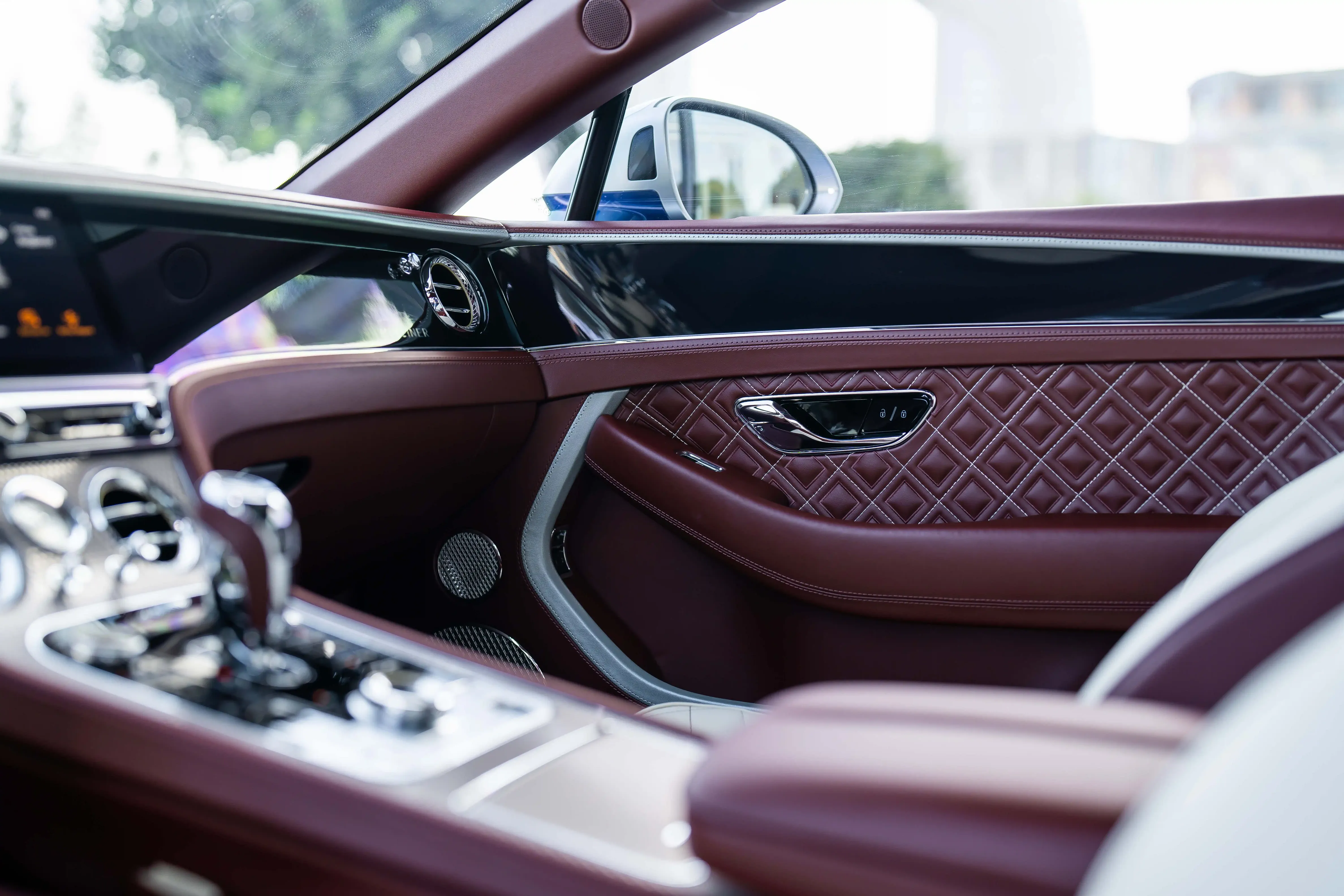 Bentley Continental, 4.0 L, 2023 год, 3 850 km, Баку - Цена: 335 000 $ - Tunel.az
