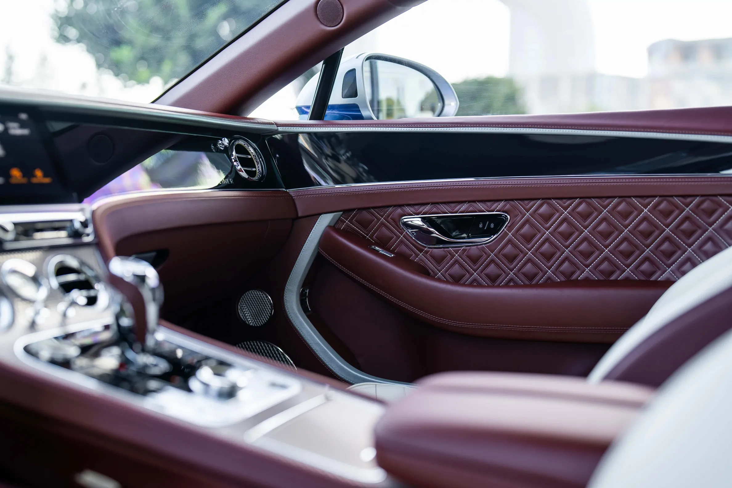 Bentley Continental, 4.0 L, 2023 год, 3 850 km, Баку - Цена: 335 000 $ - Tunel.az