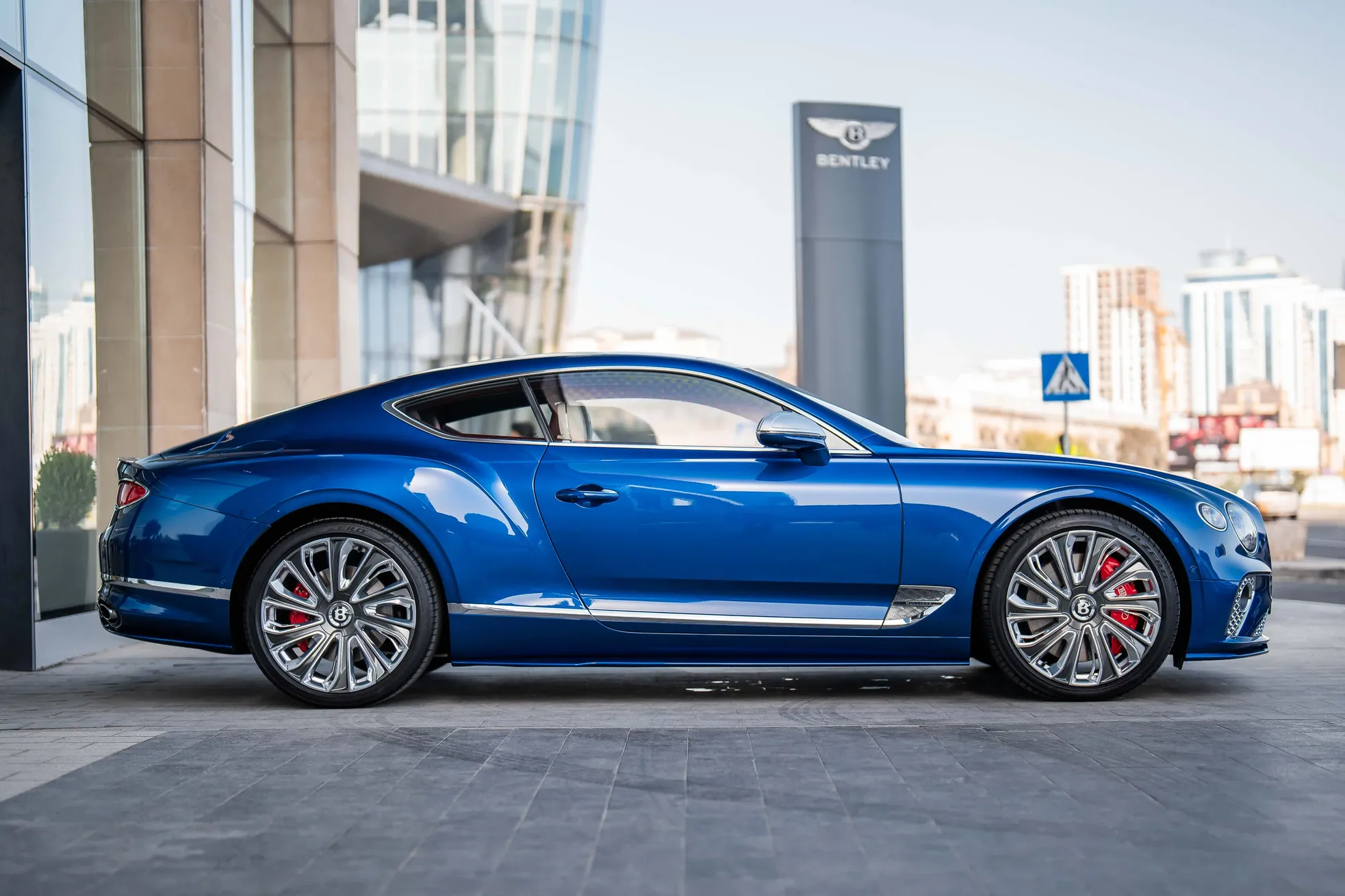 Bentley Continental, 4.0 L, 2023 год, 3 850 km, Баку - Цена: 335 000 $ - Tunel.az