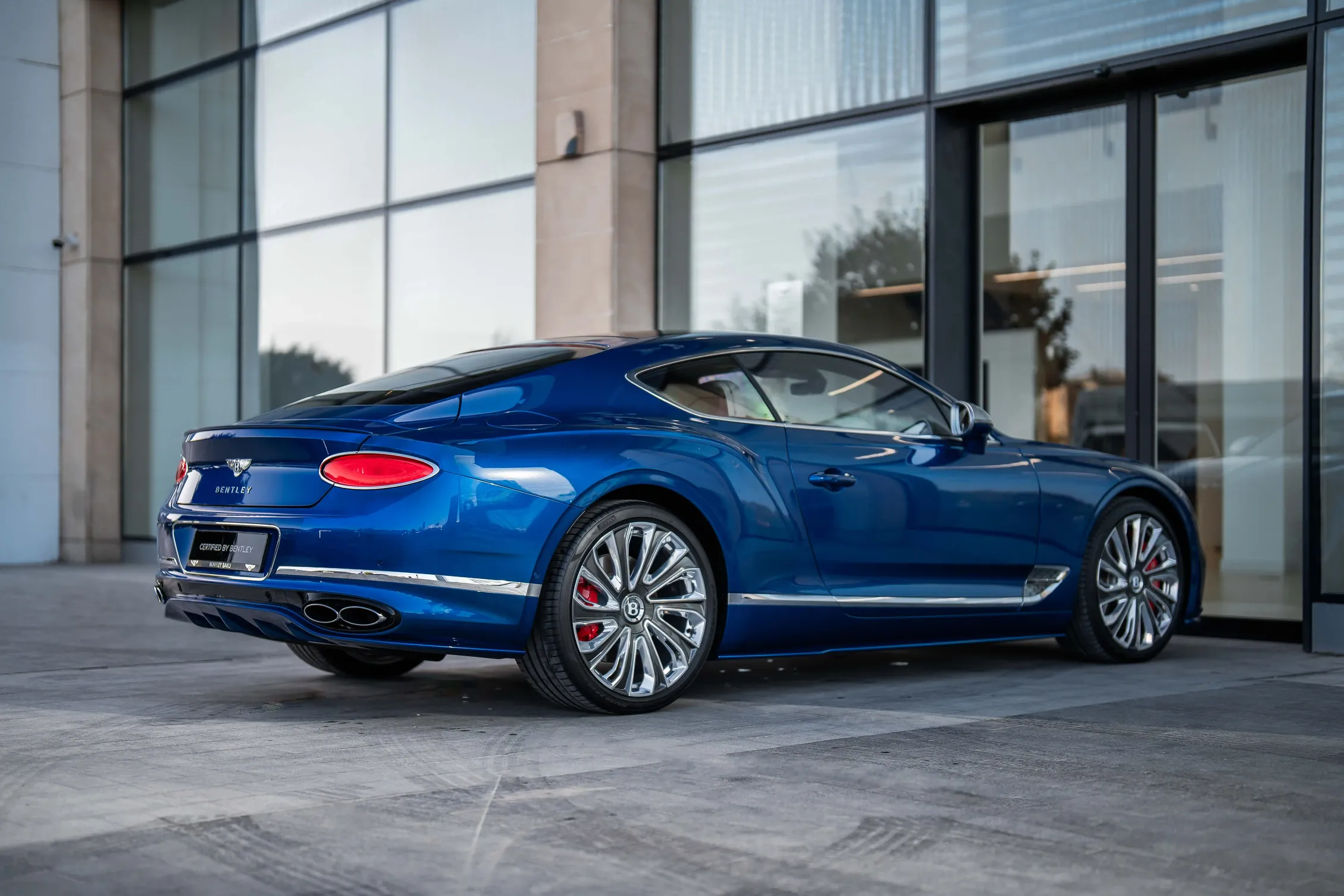 Bentley Continental, 4.0 L, 2023 год, 3 850 km, Баку - Цена: 335 000 $ - Tunel.az
