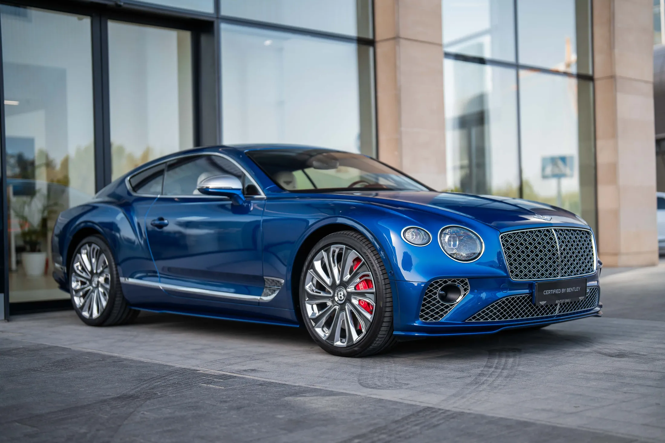 Bentley Continental, 4.0 L, 2023 год, 3 850 km, Баку - Цена: 335 000 $ - Tunel.az