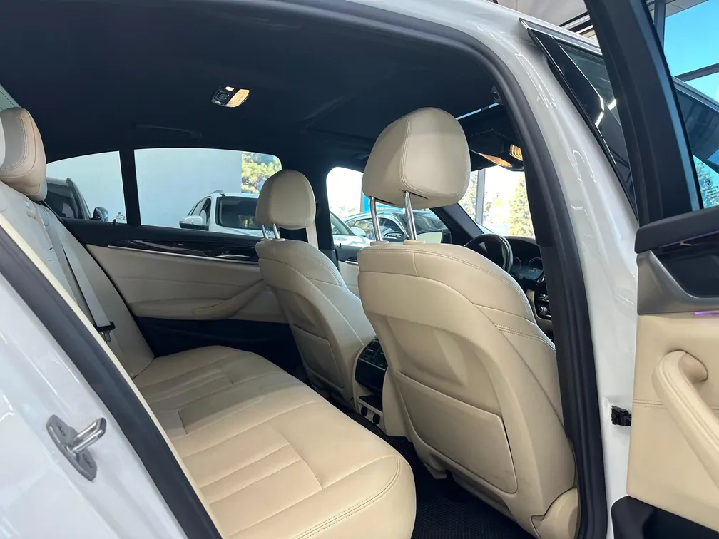 BMW 530, 2.0 L, 2018 год, 150 000 km, Сумгаит - Цена: 26 400 $ - Tunel.az