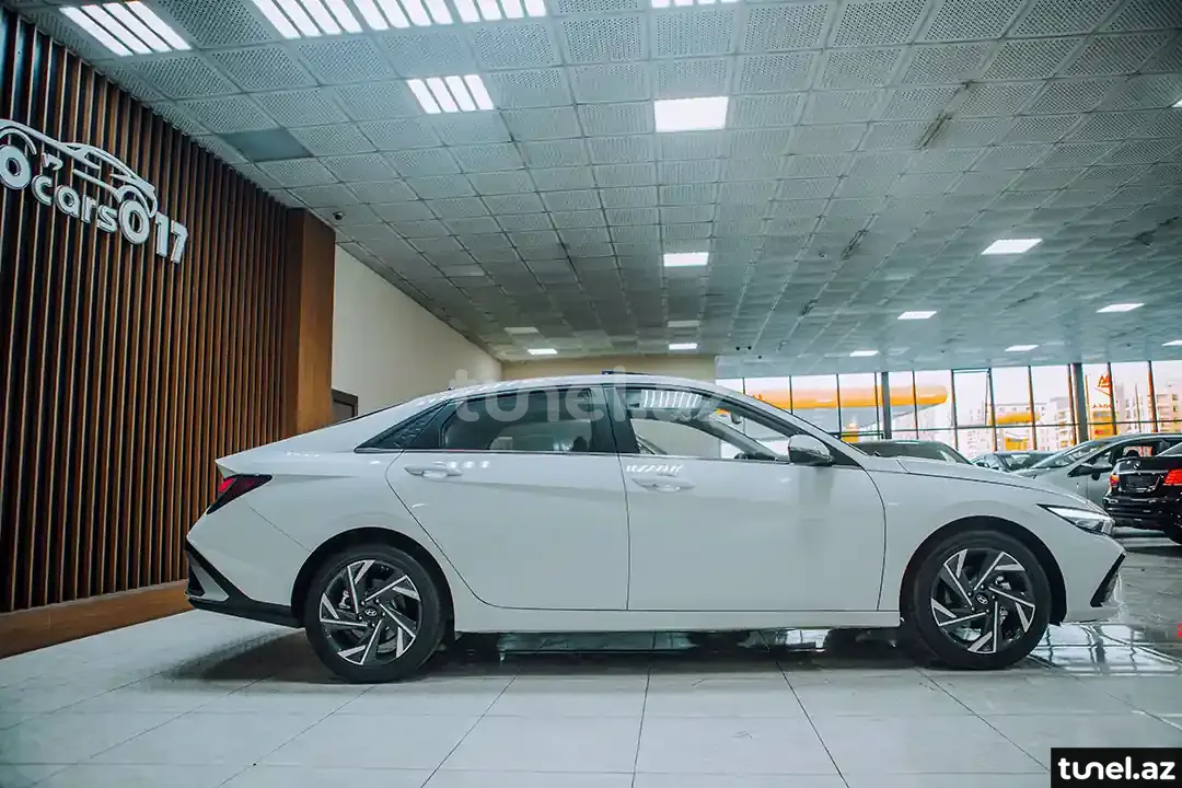 Hyundai Elantra 2024