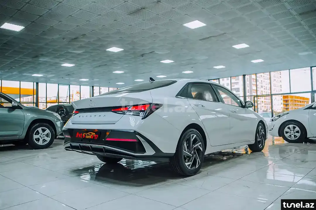 Hyundai Elantra 2024