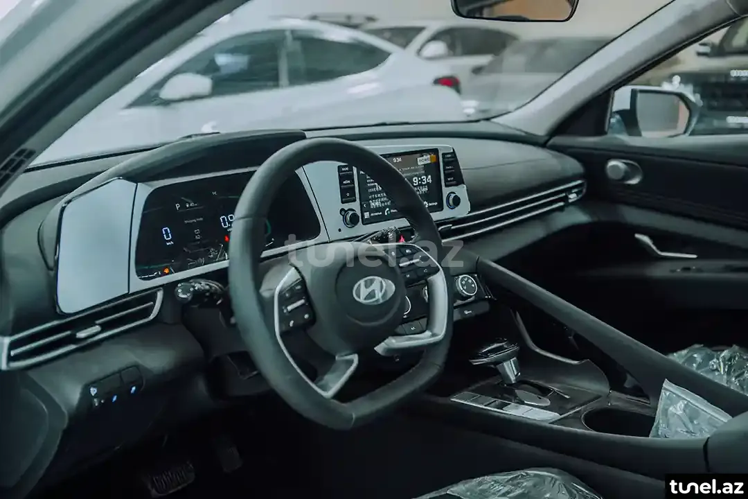 Hyundai Elantra 2024
