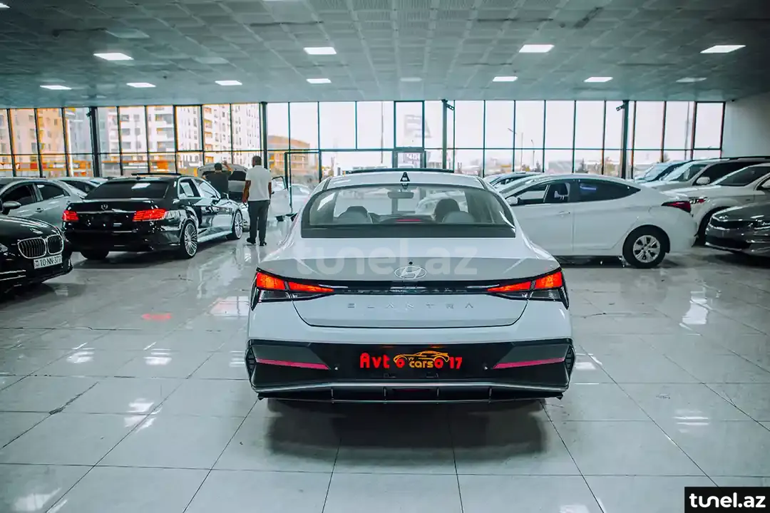 Hyundai Elantra 2024