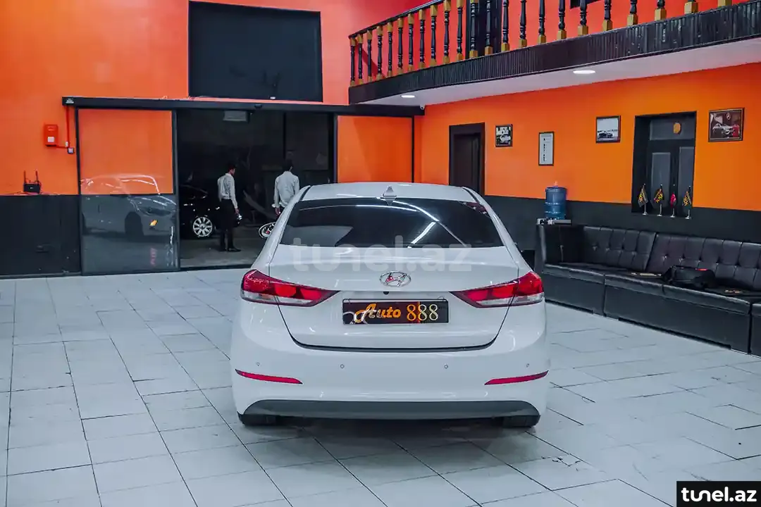 Hyundai Avante 2015