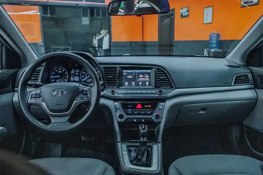 Hyundai Elantra, 2.0 L, 2017 год, 83 000 km, Сумгаит - Цена: 24 800 ₼ - Tunel.az