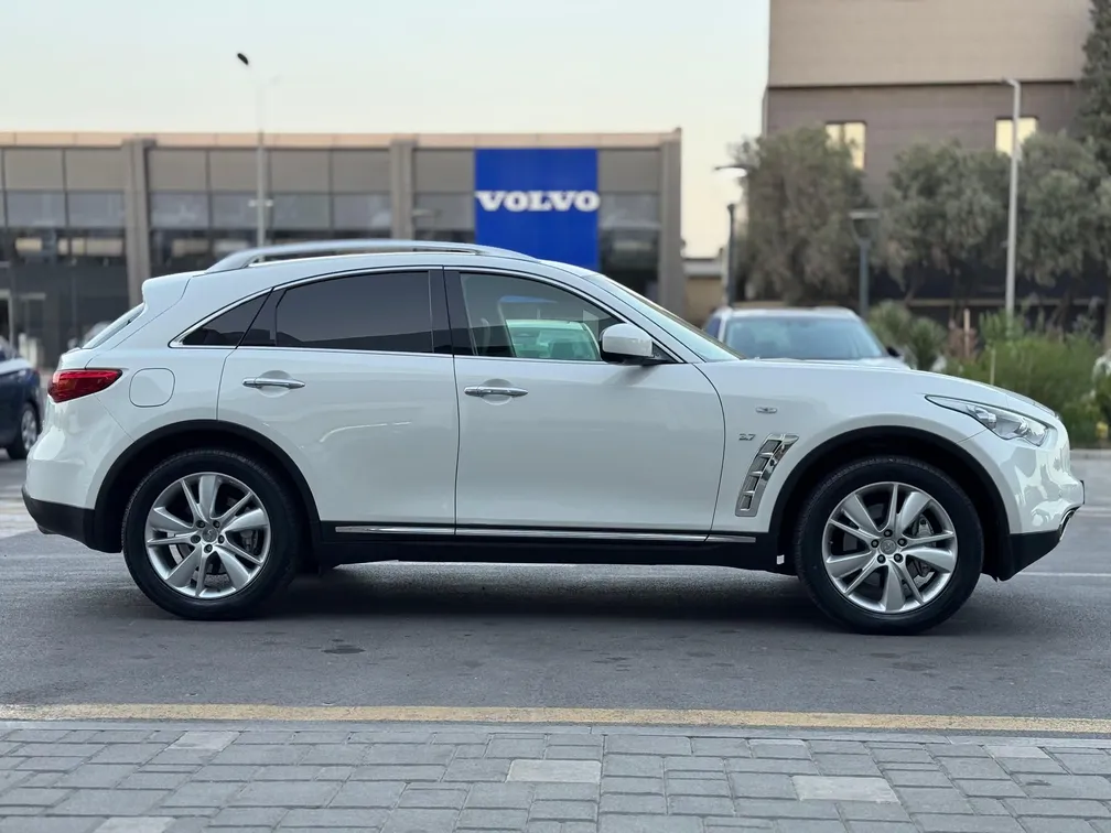 Infiniti QX70, 3.7 L, 2013 year, 90 000 km, Baku - Price: 25 800 $ - Tunel.az