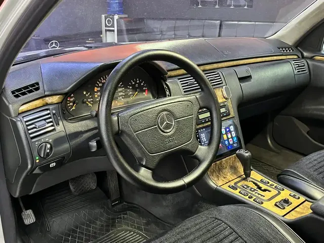 Mercedes E 240, 2.4 L, 1999 год, 396 000 km, Сумгаит - Цена: 12 500 ₼ - Tunel.az
