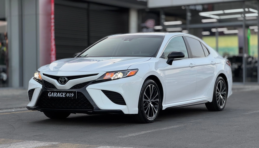 Toyota Camry, 2.5 L, 2018 année, 70 000 km, Baku - Prix ​​: 21 800 $ - Tunel.az