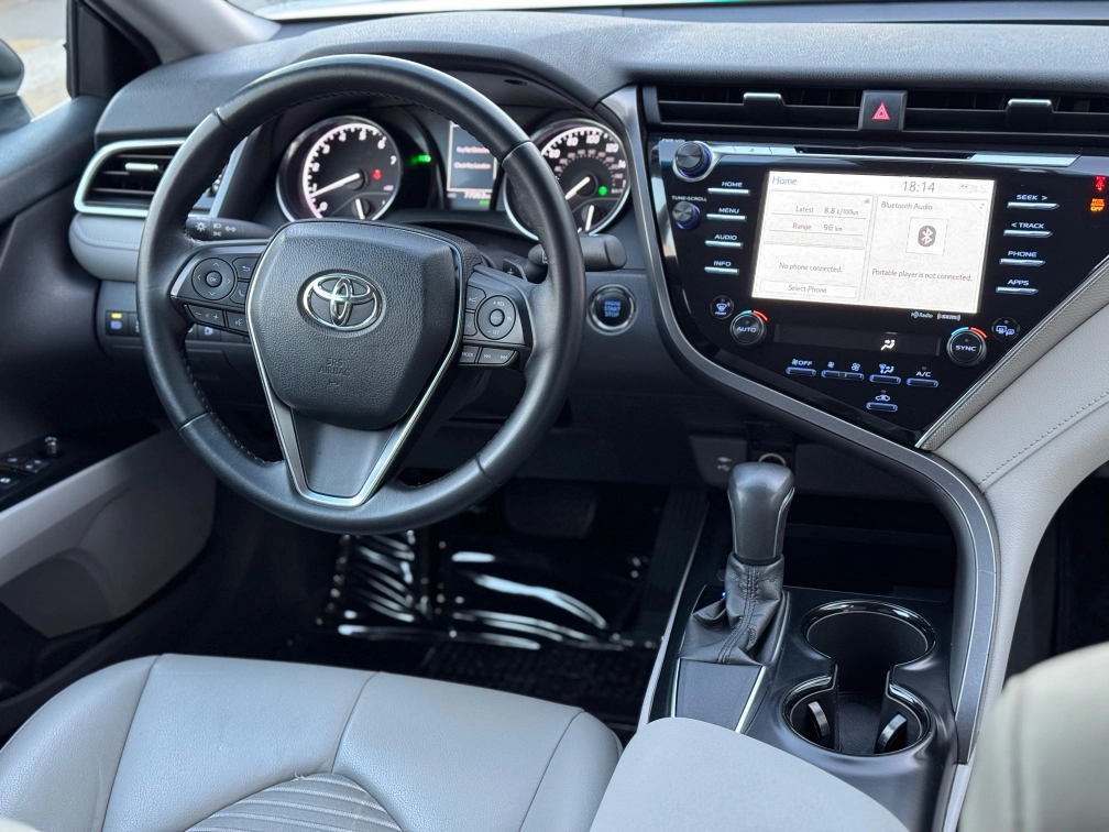 Toyota Camry, 2.5 L, 2018 année, 70 000 km, Baku - Prix ​​: 21 800 $ - Tunel.az