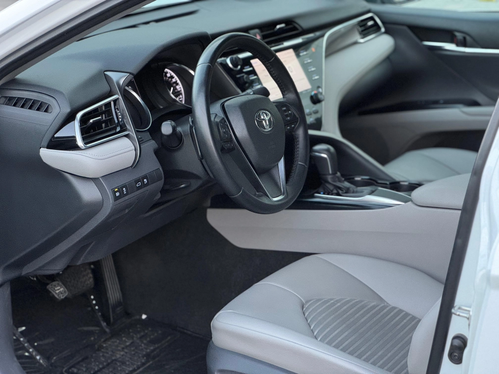 Toyota Camry, 2.5 L, 2018 année, 70 000 km, Baku - Prix ​​: 21 800 $ - Tunel.az