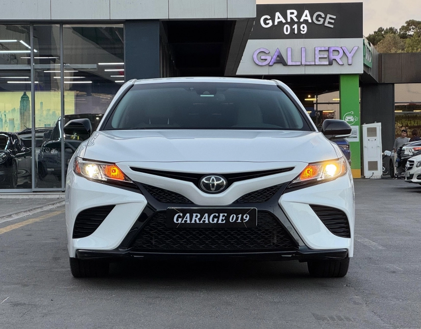 Toyota Camry, 2.5 L, 2018 année, 70 000 km, Baku - Prix ​​: 21 800 $ - Tunel.az