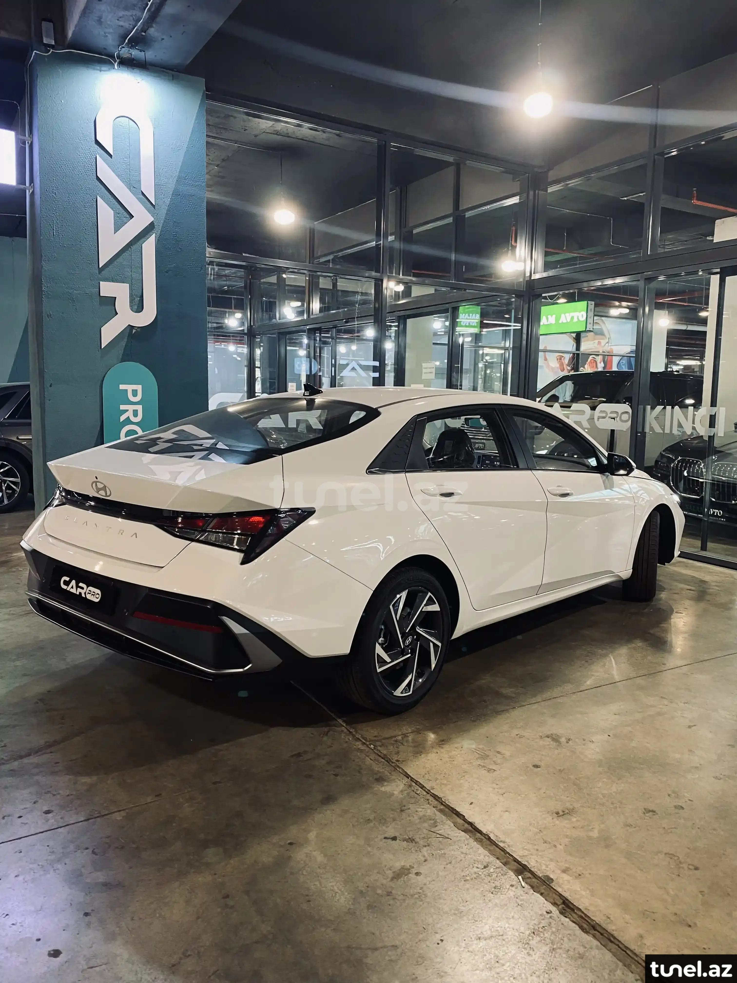 Hyundai Elantra 2024