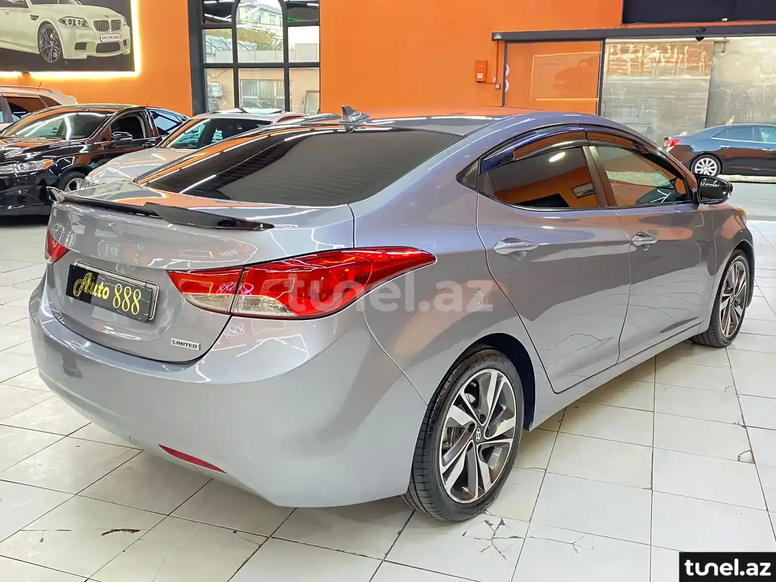 Hyundai Elantra 2012