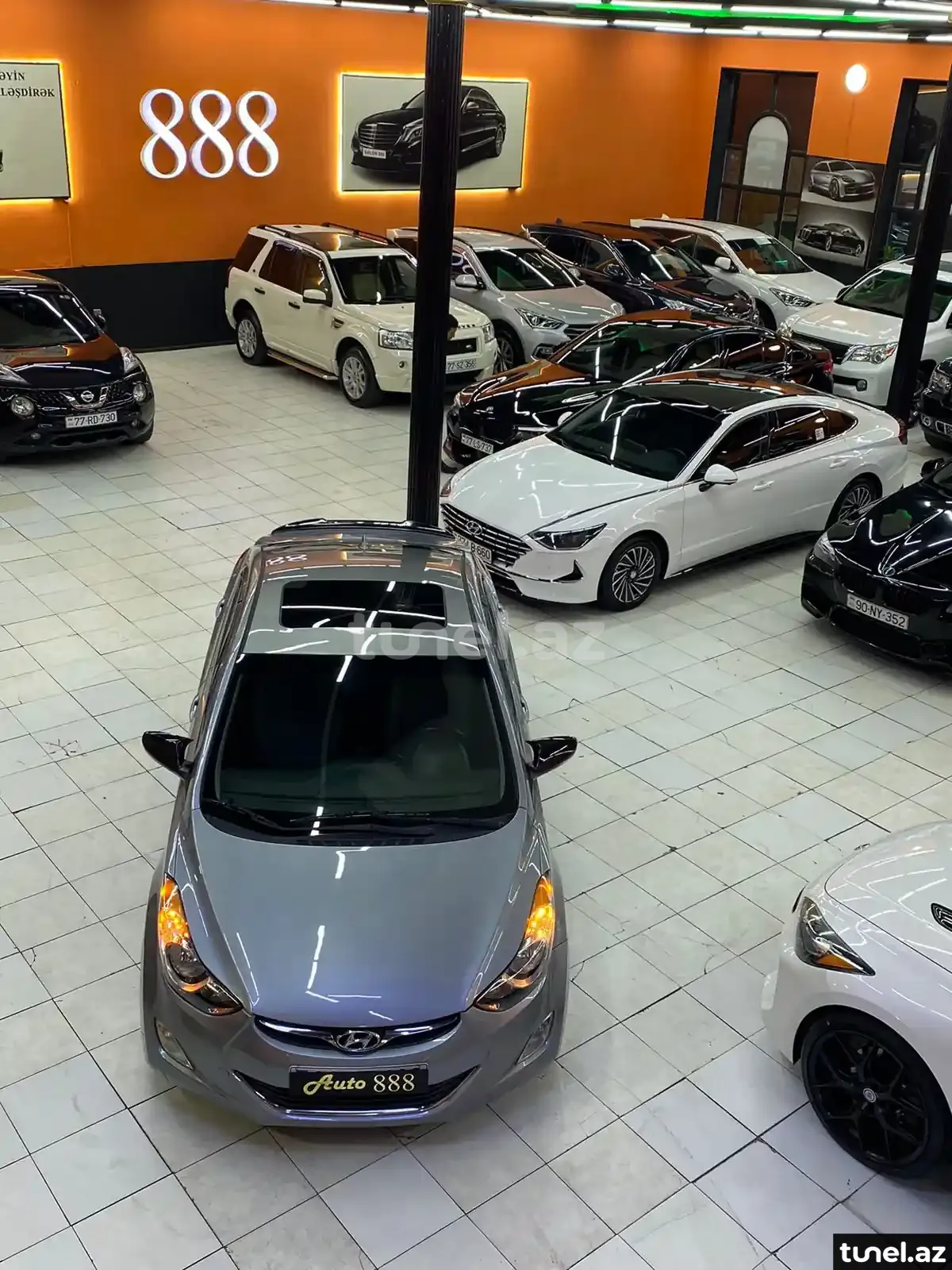 Hyundai Elantra 2012