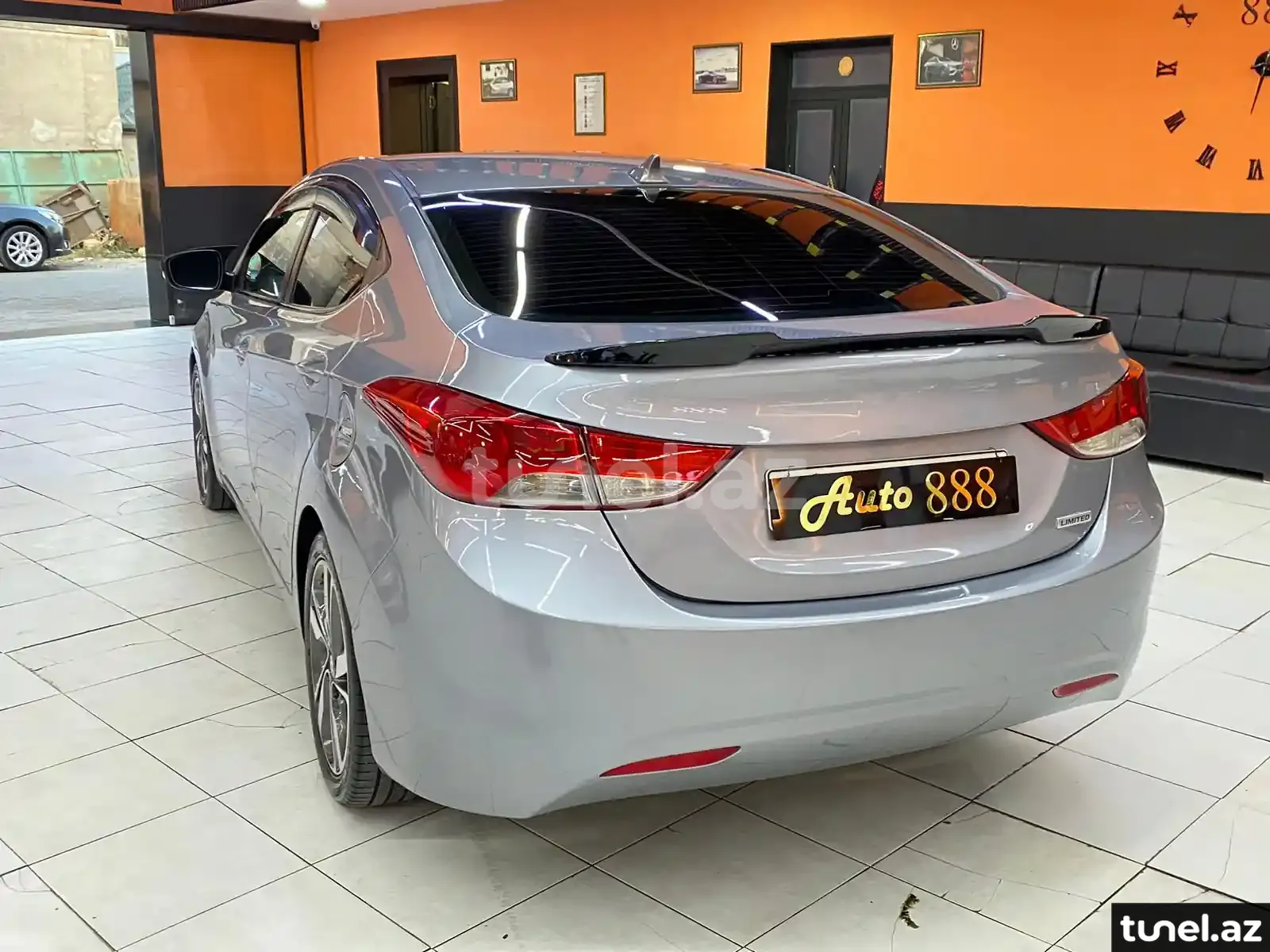 Hyundai Elantra 2012