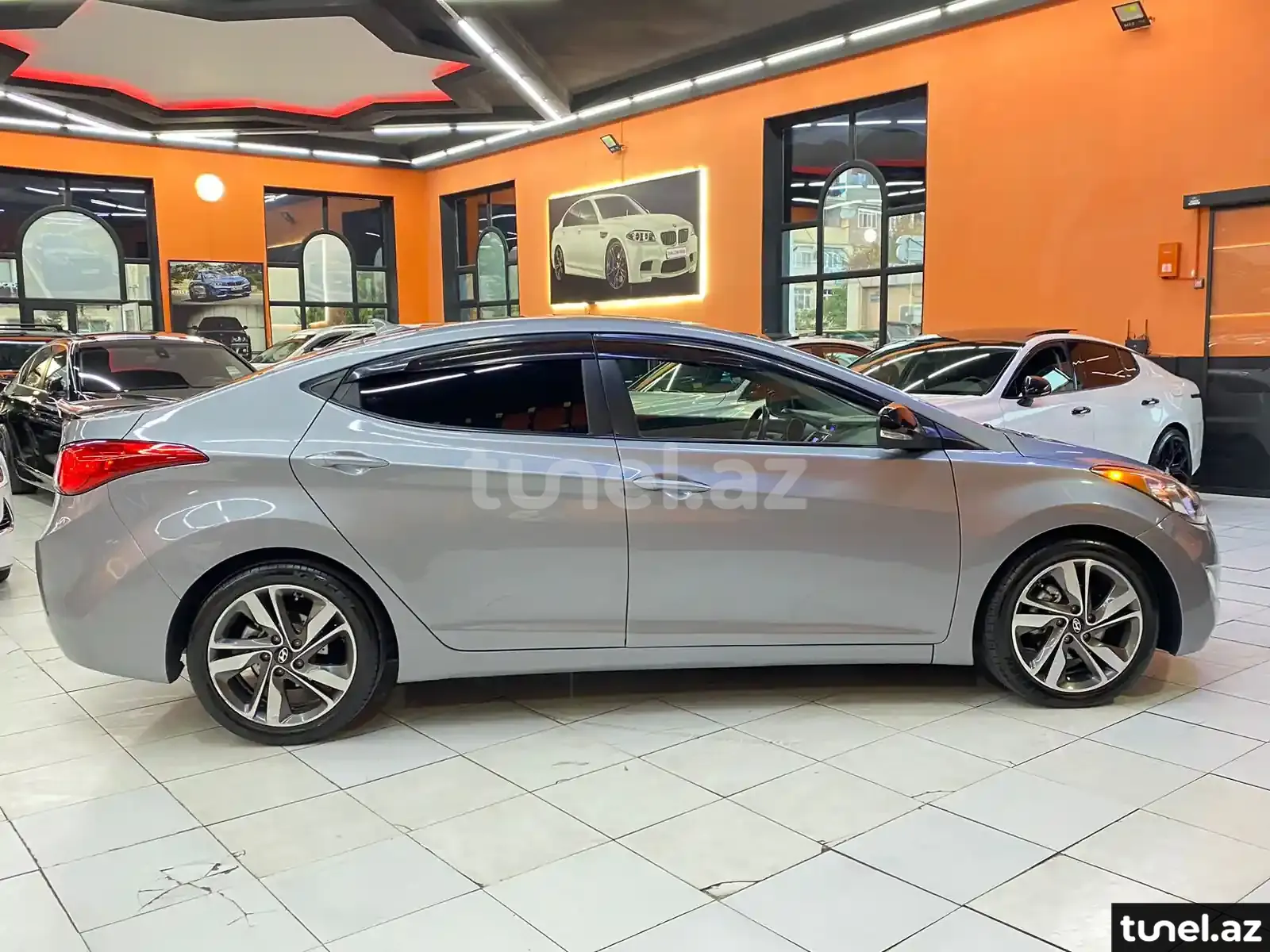 Hyundai Elantra 2012