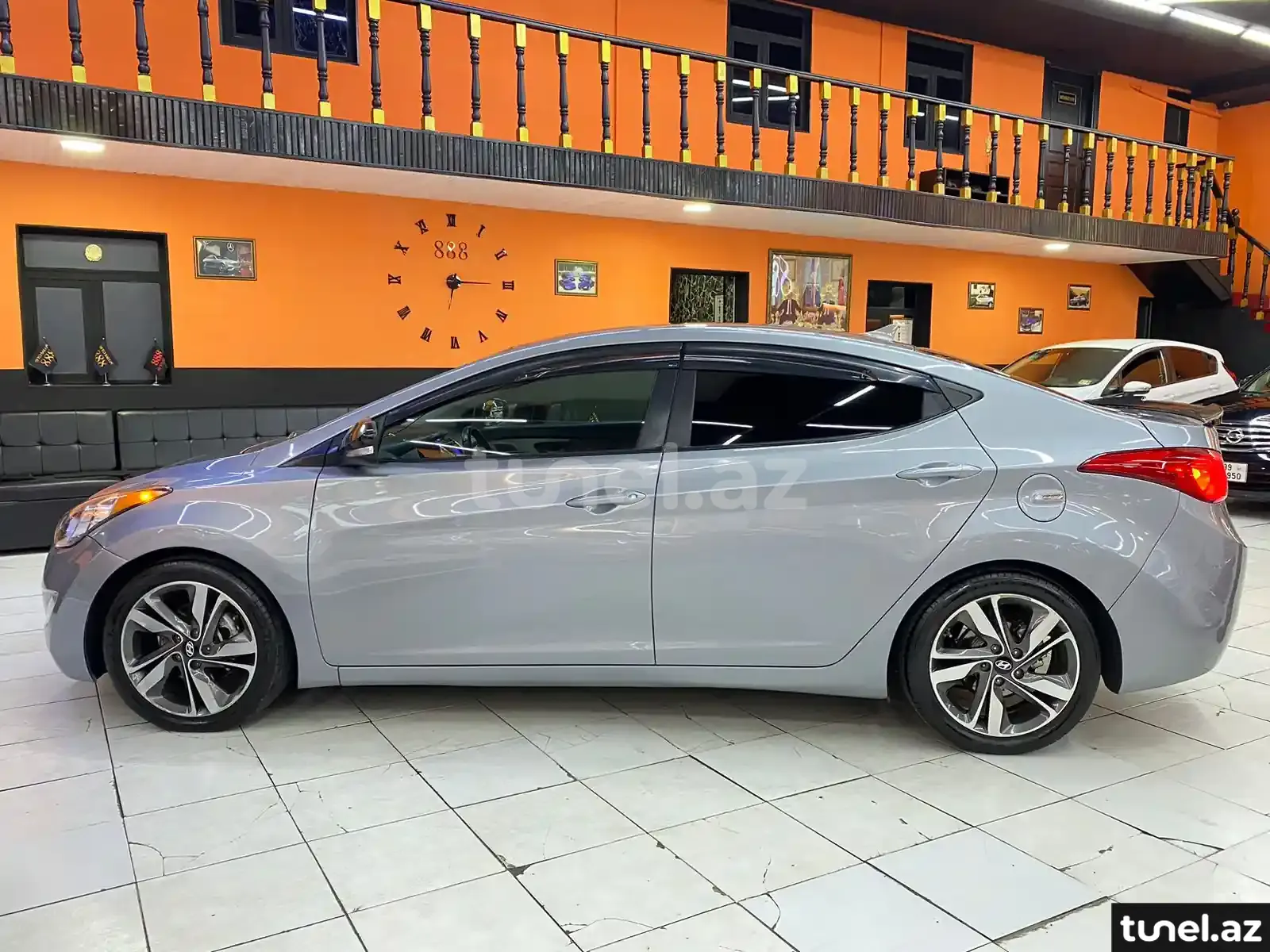 Hyundai Elantra 2012