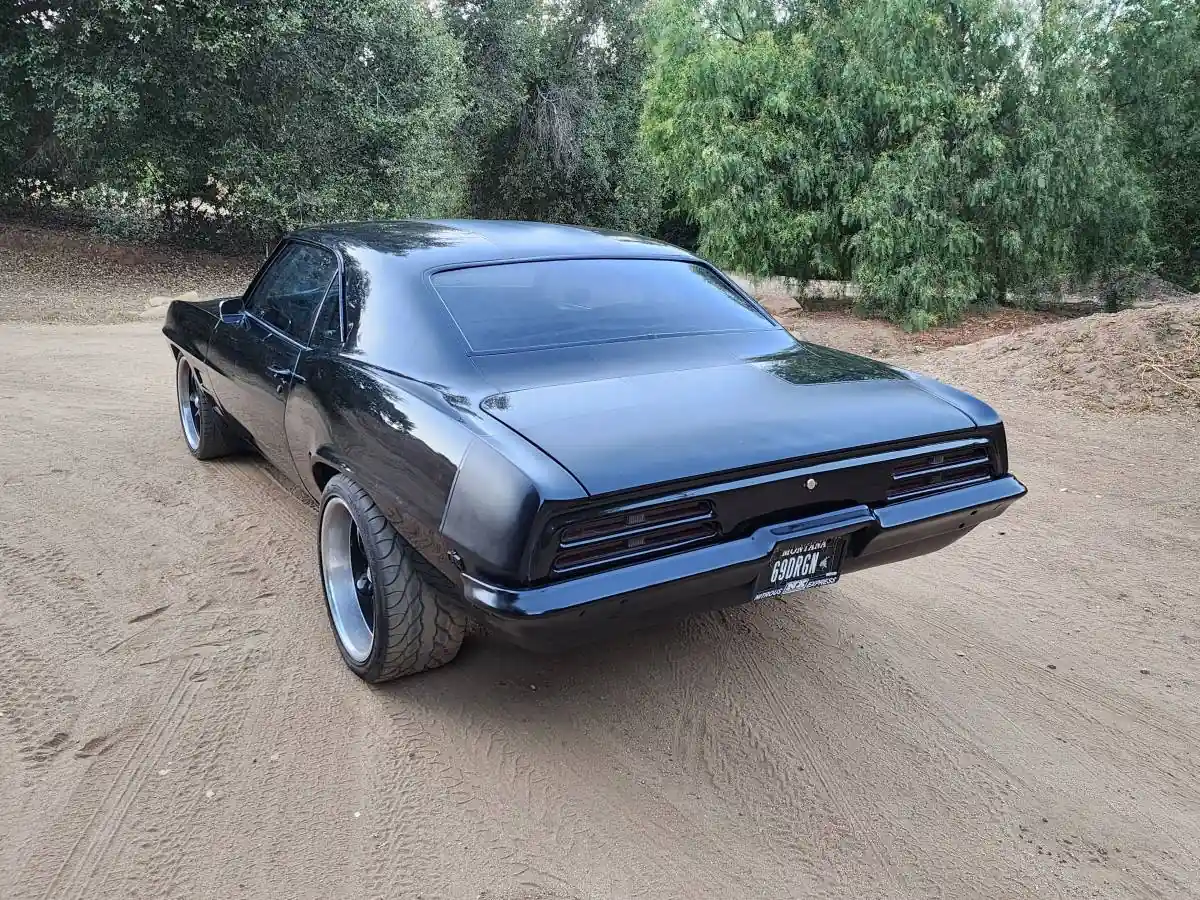 1969 Pontiac Firebird: Əbədi üslub və gücə malik cəsarətli Amerika əzələsi.
🔝 Özünün aqressiv duruşu və aydın xətləri ilə 1969-cu il Pontiac Firebird Coupe Amerika əzələsinin ruhunu ələ keçirir. Güclü mühərriklə təchiz edilmiş bu klassik həyəcanlandırıcı performans və danılmaz üslub təqdim edir.