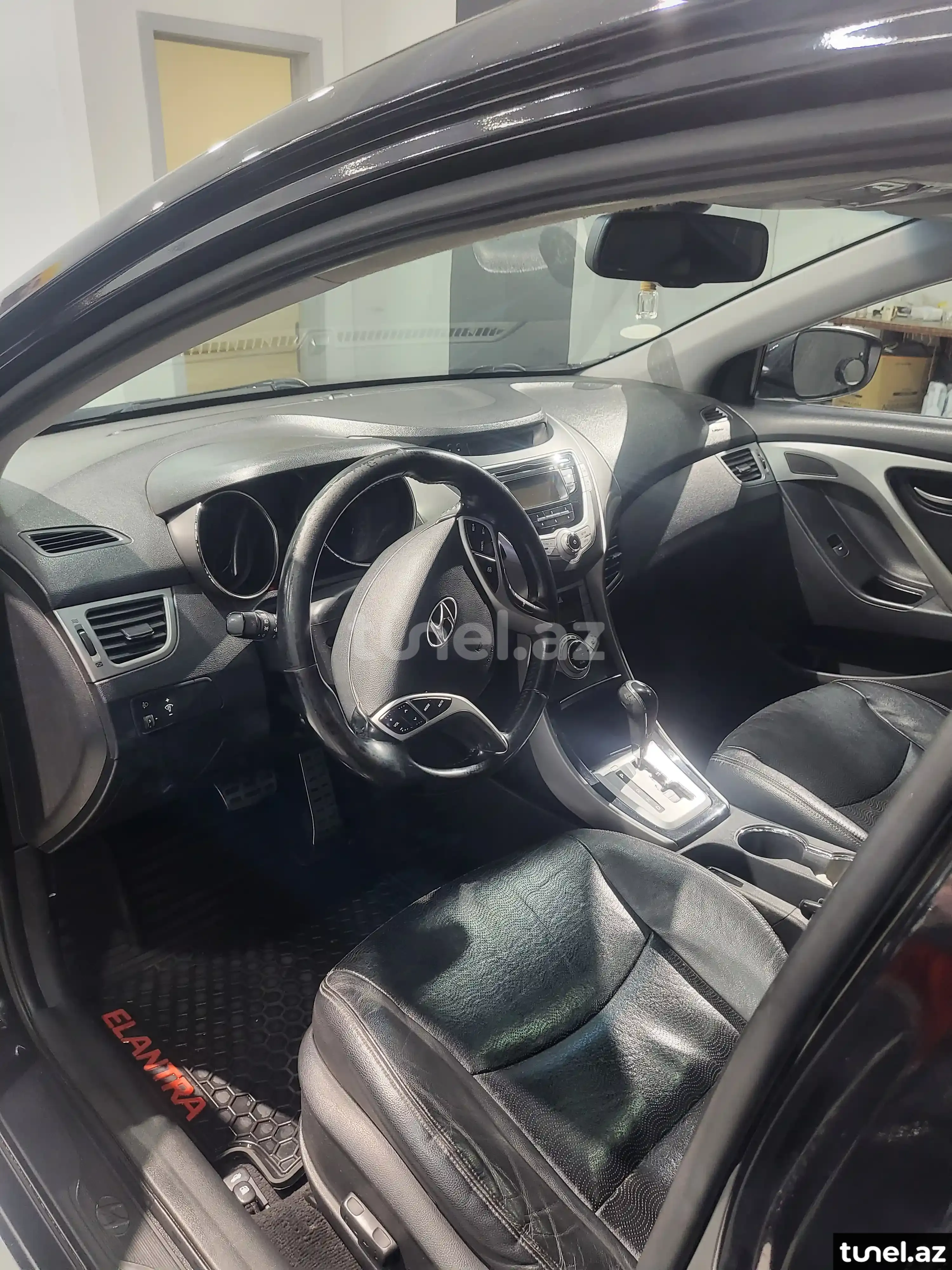 Hyundai Elantra 2012