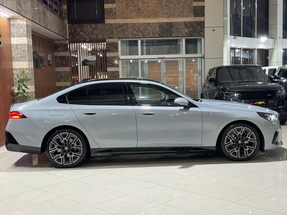 BMW 530e, 2.0 L, 2023 год, 9 500 km, Баку - Цена: 91 900 $ - Tunel.az