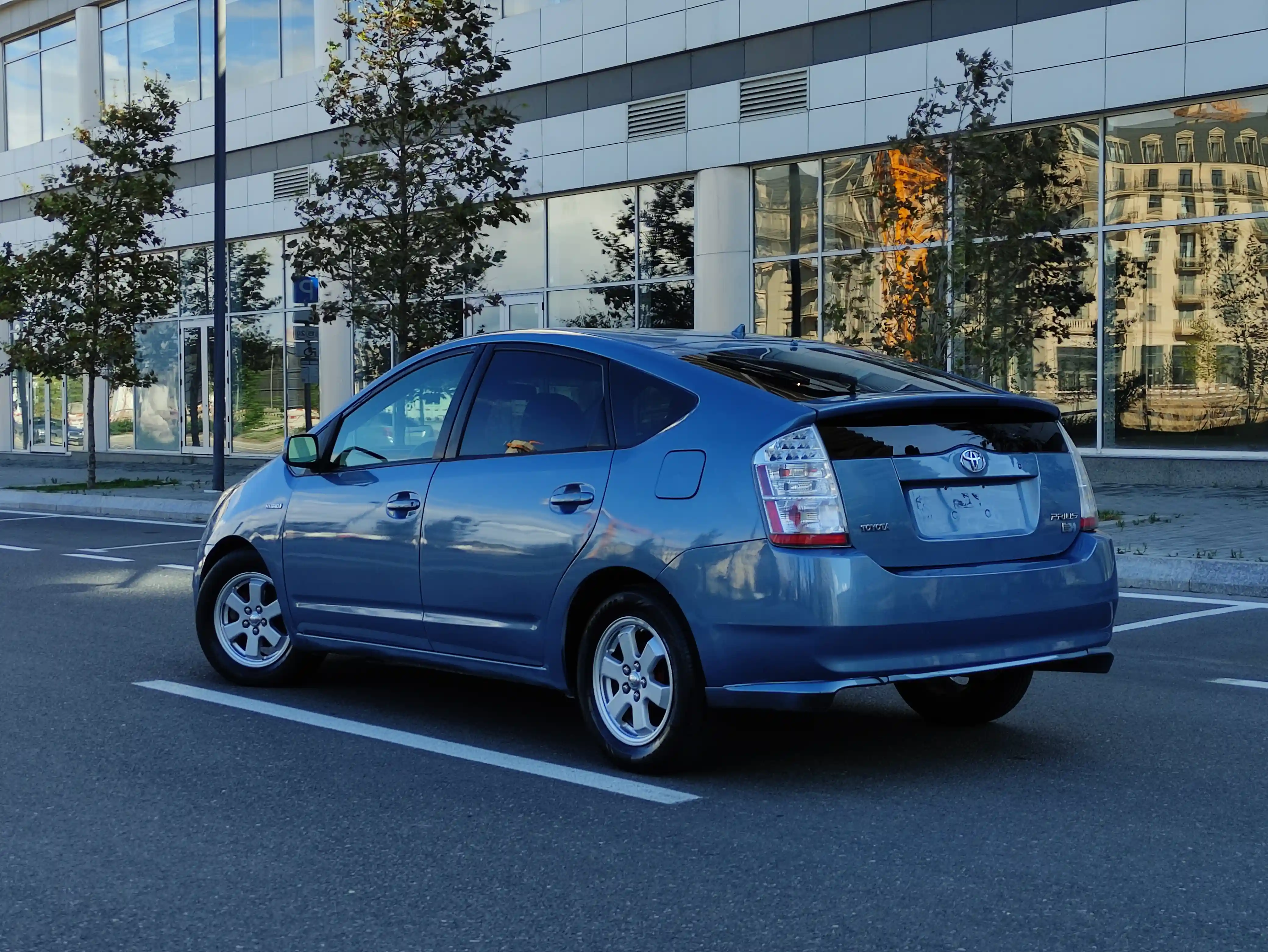 📢 Təcilli Toyota Prius 20 Kuza Satılır 🚨
2008-ci il / 1.5 Hibrid Motor / 280.000km
Kuzada udar yoxdu. Motor, ABS, Batareyka, Karobqa və peredok əla vəziyyətdədi. Kosmetikaya ehtiyacı yoxdur.
Qiymət 10.900 AZN Ofis daxil
📞 055 556 09 95 Emin Whatsapp Online