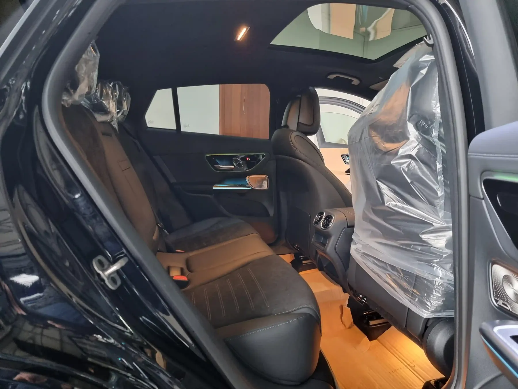 Mercedes GLC 200 4MATIC+ Coupe, 2.0 L, 2024 год, 0 km, Баку - Цена: 83 900 $ - Tunel.az