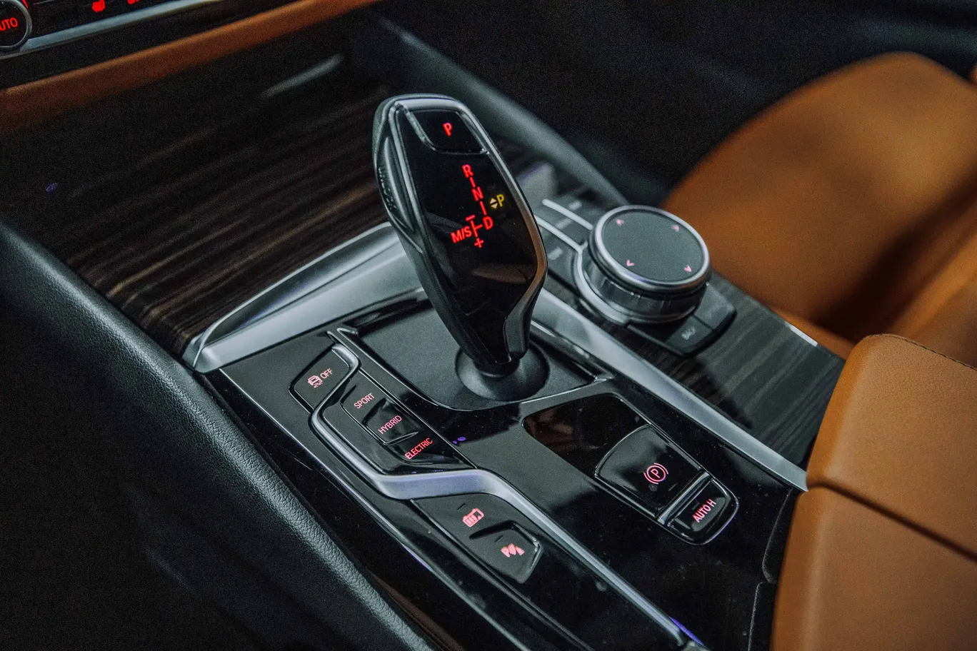 BMW 530e, 2.0 L, 2022 год, 32 000 km, Баку - Цена: 44 900 $ - Tunel.az