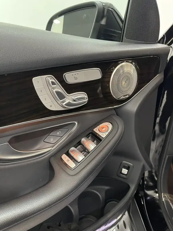 Mercedes GLC 300 de, 2.0 L, 2022 i̇l, 26 000 km, Sumqayıt - Qiymət: 12 900 $ - Tunel.az