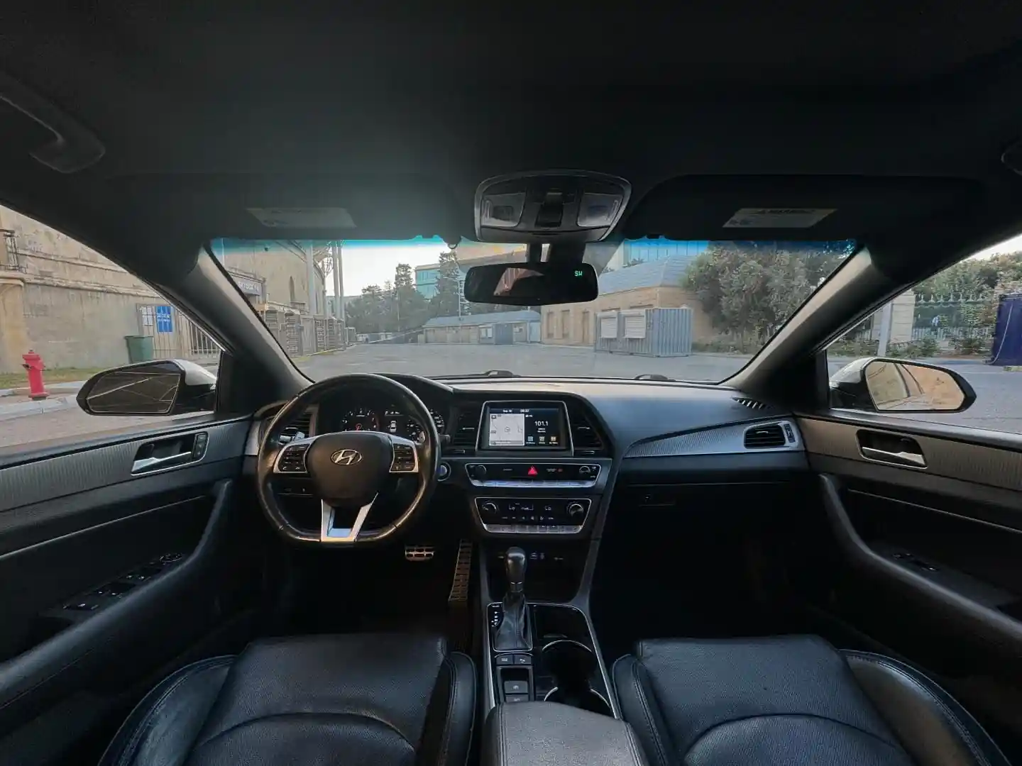 Avtoparkımıza yeni əlavə olunmuş Hyundai Sonata artıq xidmətinizdədir!🤴🏻
Ətraflı məlumat üçün:
www.kralrent.az 📌Bizimlə əlaqə:
📱Mob: ( +994 55)(359 99 90) (whatsapp zəng)
📱Mob: ( +994 50)(359 99 90) (whatsapp zəng)
📱Mob: ( +994 70)(359 99 90) (whatsapp zəng)
☎Tel: ( +994 12) (489 97 90)
📍Address: Nərimanov rayonu
Ə.Əlizadə 61