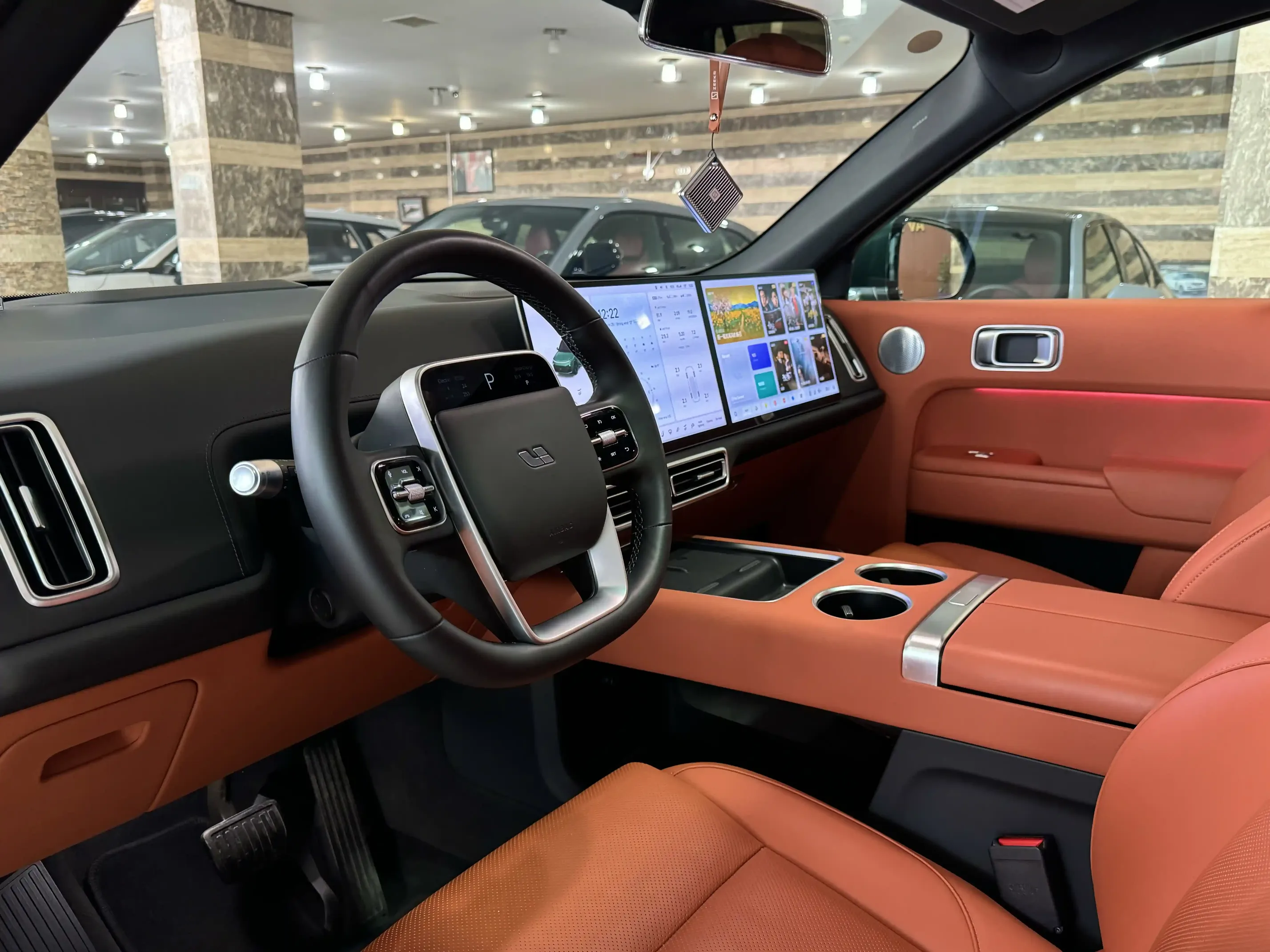Li Auto L9, 1.5 L, 2023 год, 6 500 km, Баку - Цена: 55 777 $ - Tunel.az