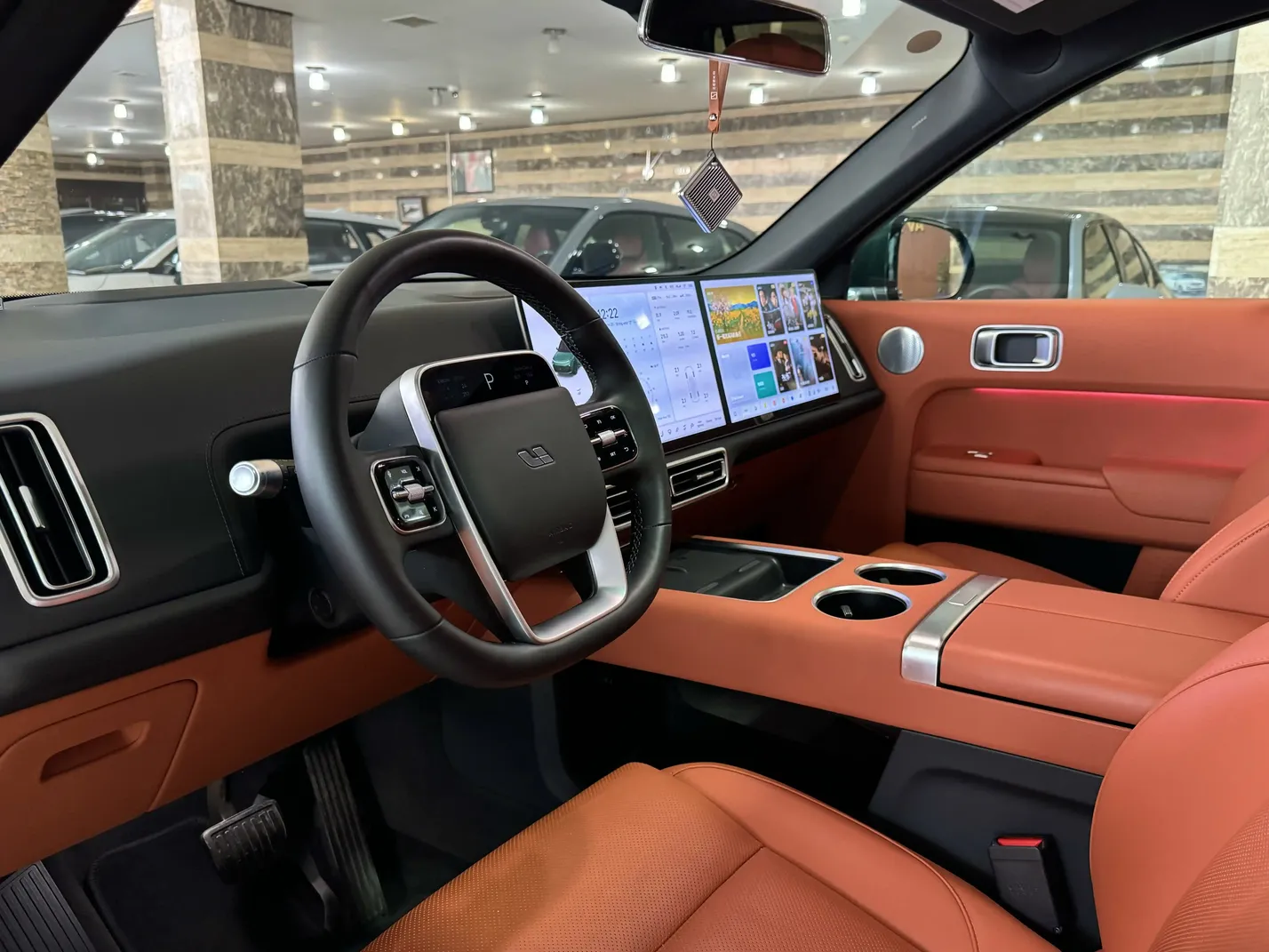 Li Auto L9, 1.5 L, 2023 год, 6 500 km, Баку - Цена: 55 777 $ - Tunel.az