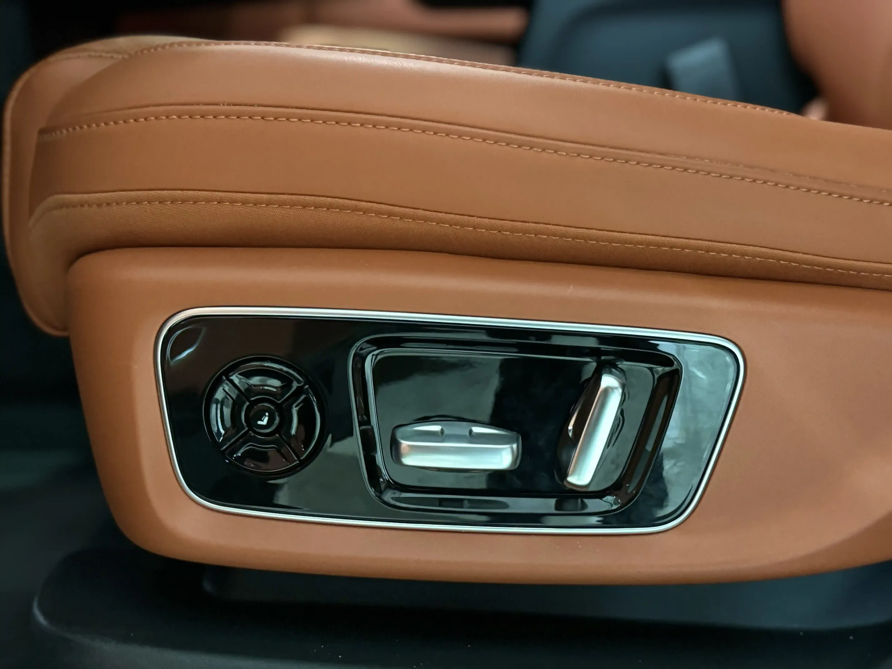 Li Auto L9, 1.5 L, 2023 год, 6 500 km, Баку - Цена: 55 777 $ - Tunel.az