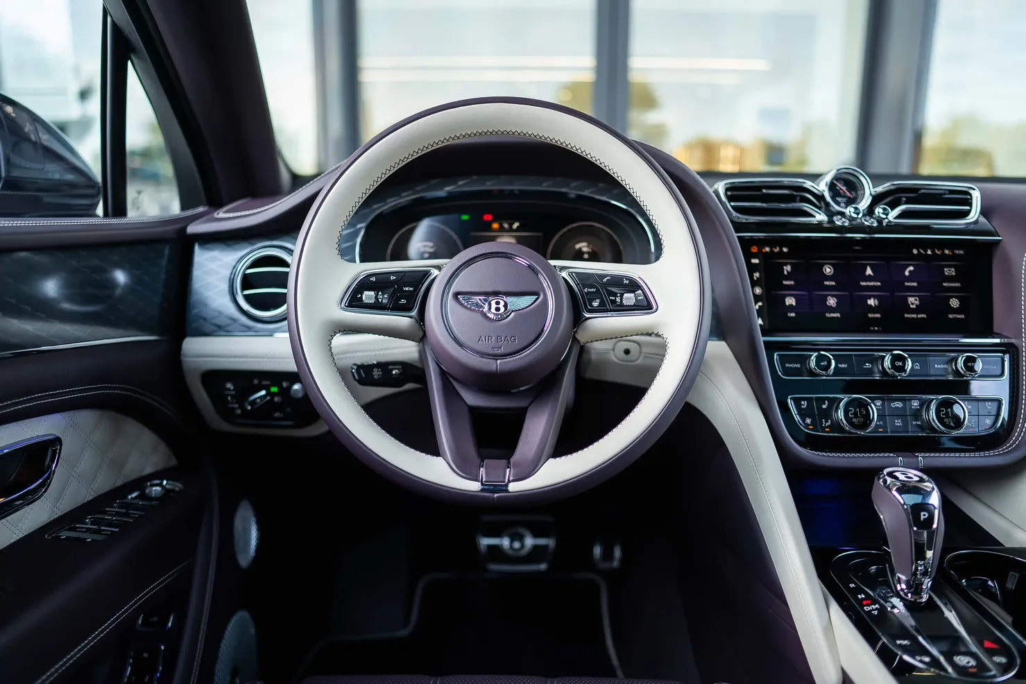 Bentley Bentayga, 4.0 L, 2023 year, 4 530 km, Baku - Price: 299 000 $ - Tunel.az