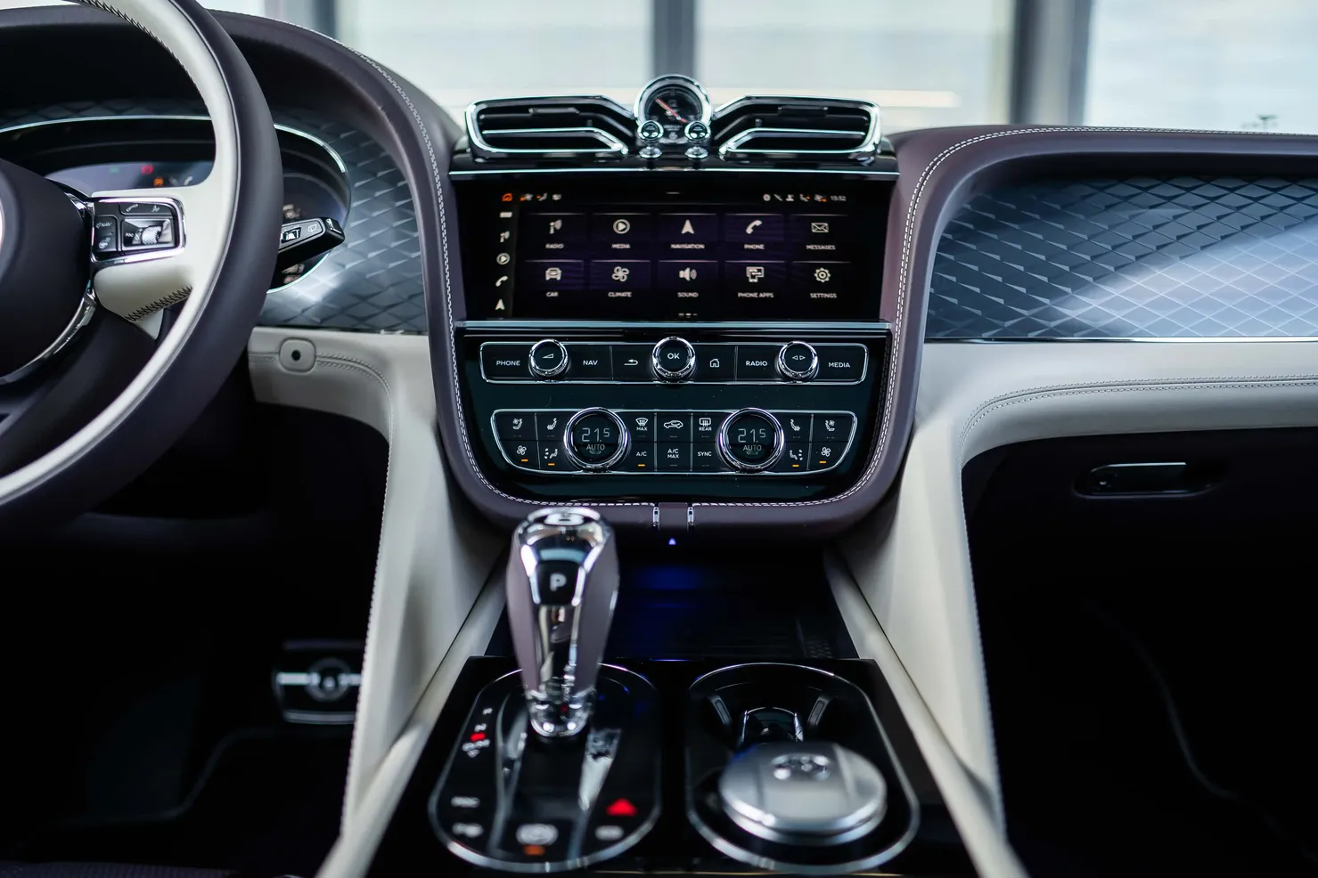 Bentley Bentayga, 4.0 L, 2023 year, 4 530 km, Baku - Price: 299 000 $ - Tunel.az