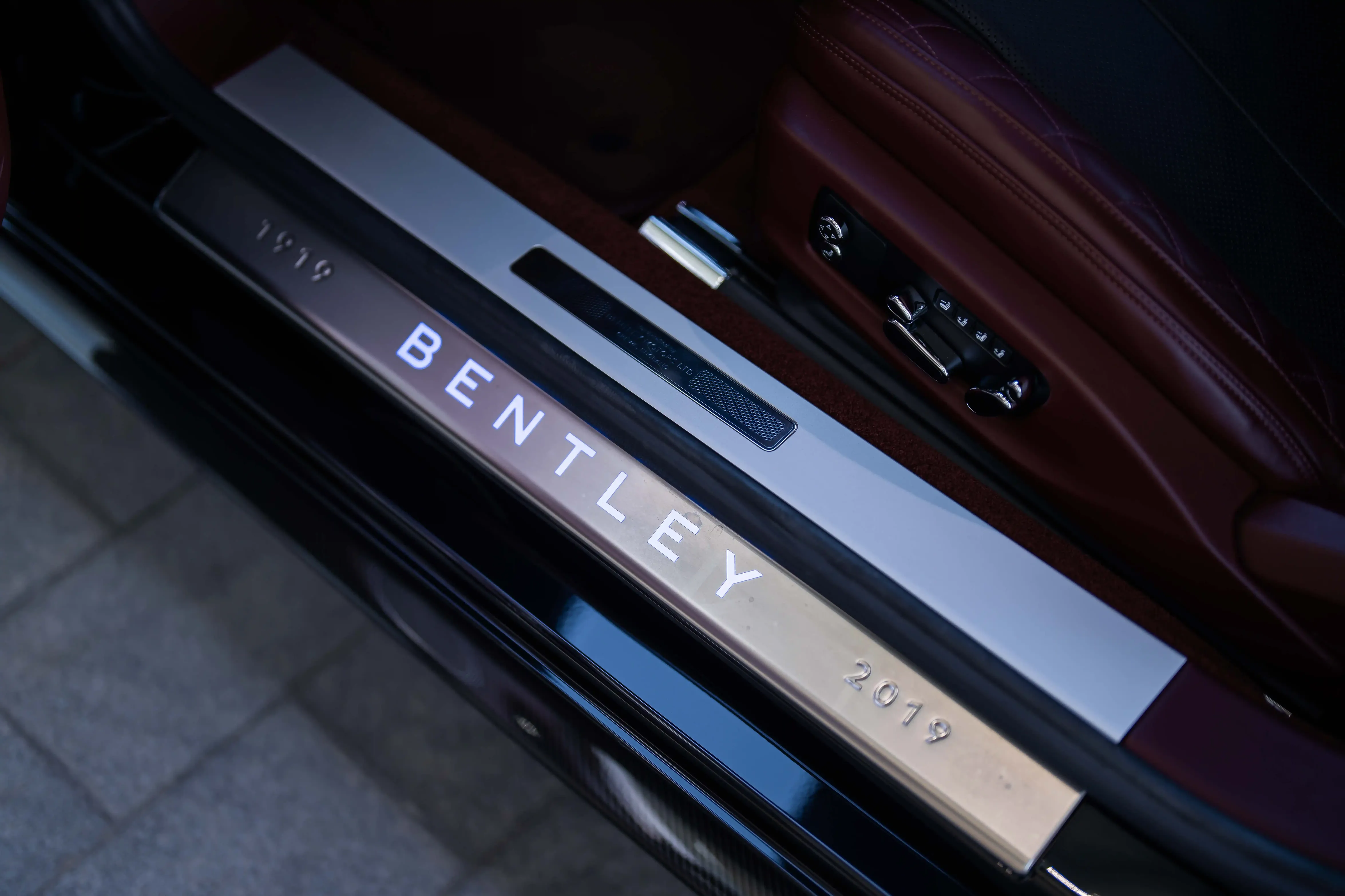 Bentley Continental, 4.0 L, 2019 год, 8 500 km, Баку - Цена: 210 000 $ - Tunel.az