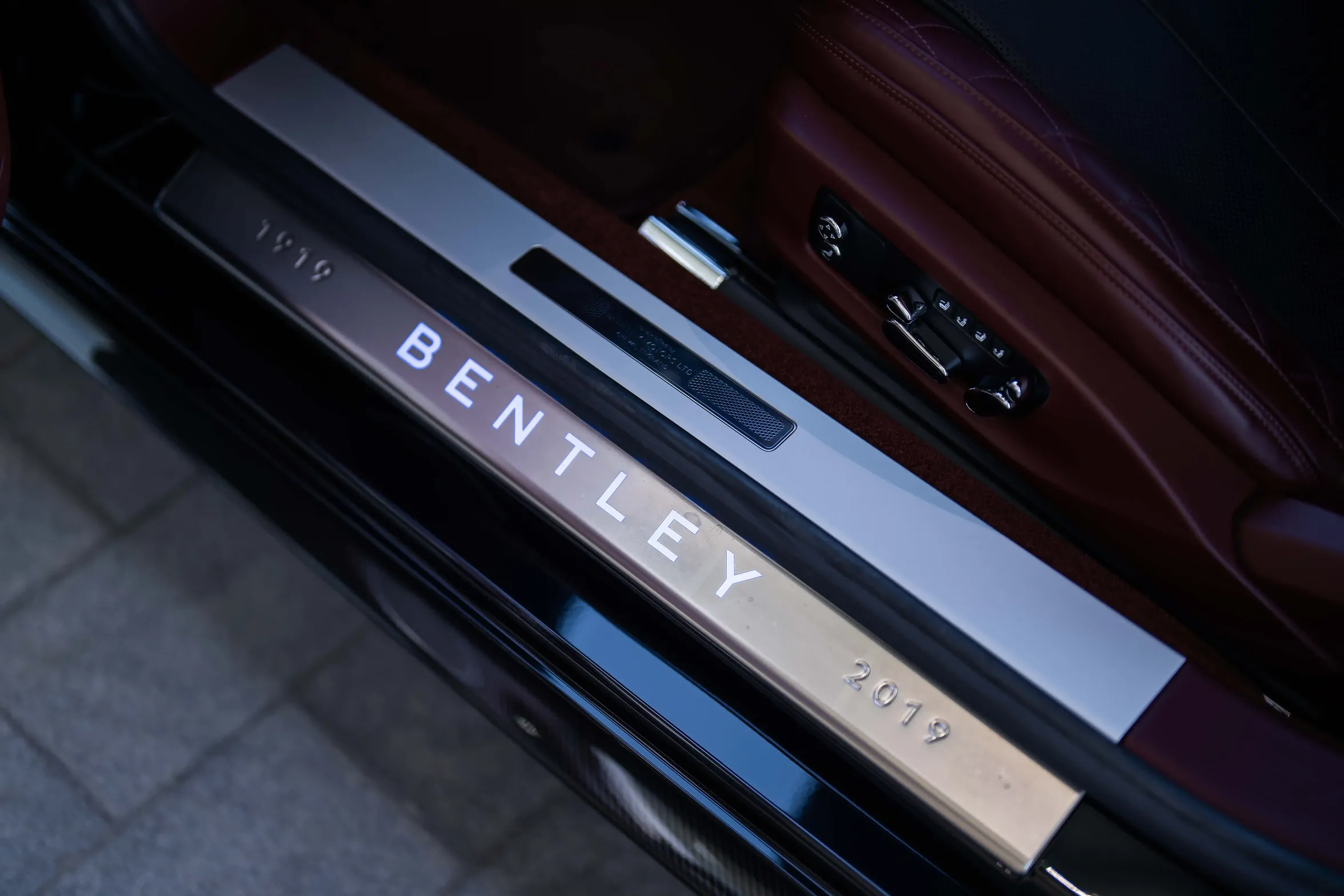 Bentley Continental, 4.0 L, 2019 год, 8 500 km, Баку - Цена: 210 000 $ - Tunel.az