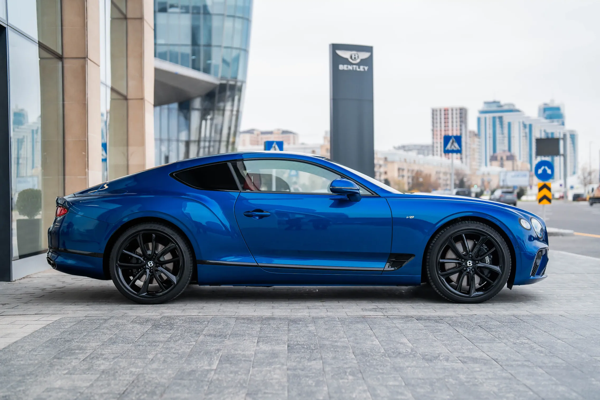 Bentley Continental, 4.0 L, 2022 год, 4 100 km, Баку - Цена: 259 000 $ - Tunel.az