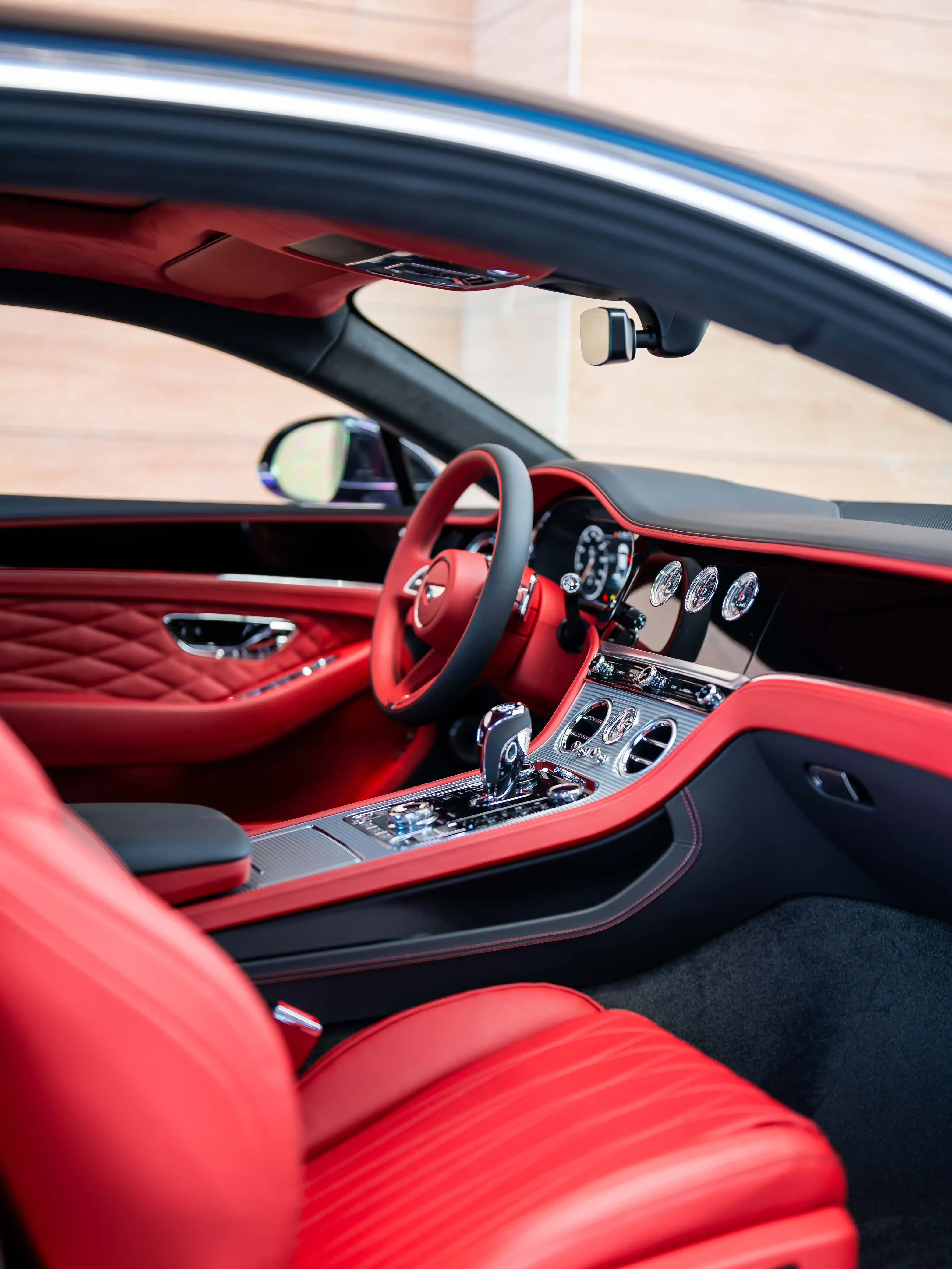 Bentley Continental, 4.0 L, 2023 год, 0 km, Баку - Цена: 323 000 € - Tunel.az